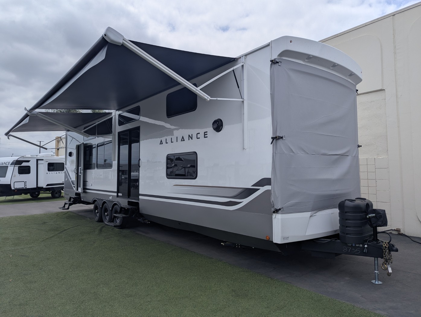 2027 Alliance RV Benchmark 44LFT - Image 1
