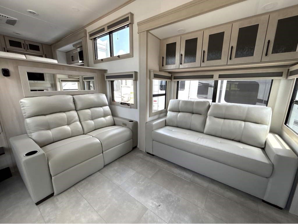 2026 GRAND DESIGN SOLITUDE 390RK - Image 7