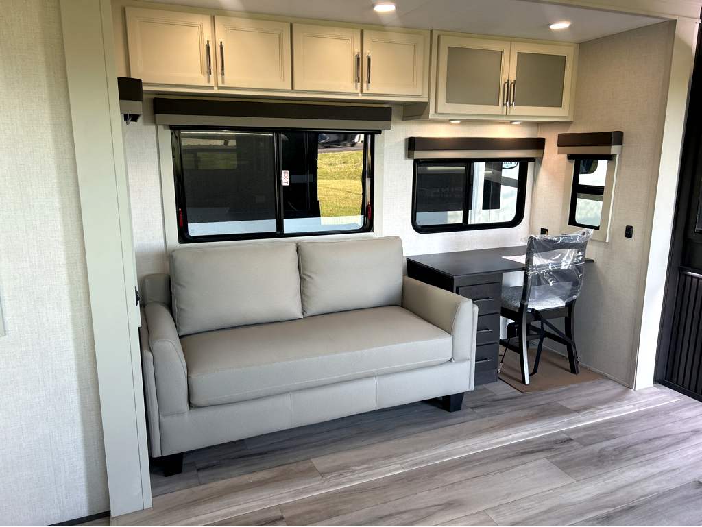 2026 Keystone AVALANCHE 366LS - Image 11