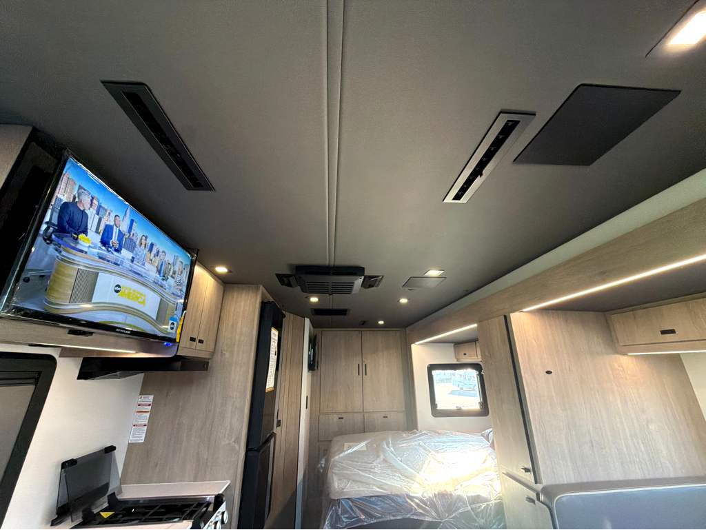 2027 Grand Design Lineage Series M 25FW - Image 35