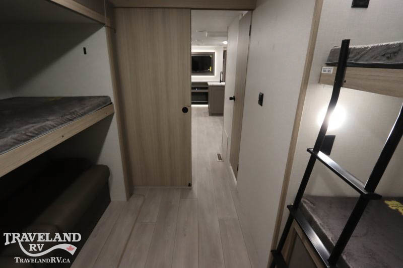 2025 KZ RV Sportsmen SE 332BHKSE - Image 19