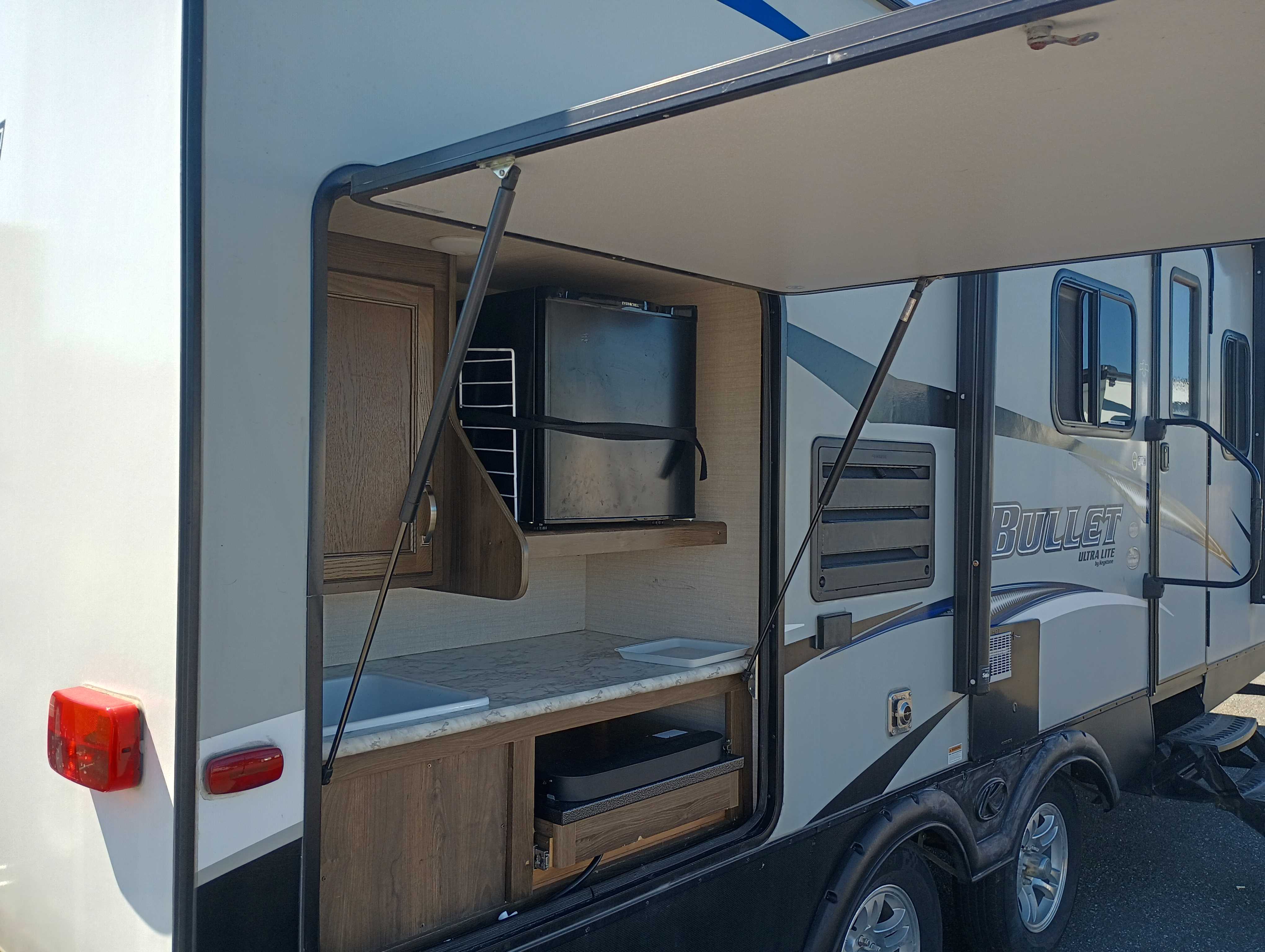 2019 Keystone Bullet UL 212RBSWE - Image 3
