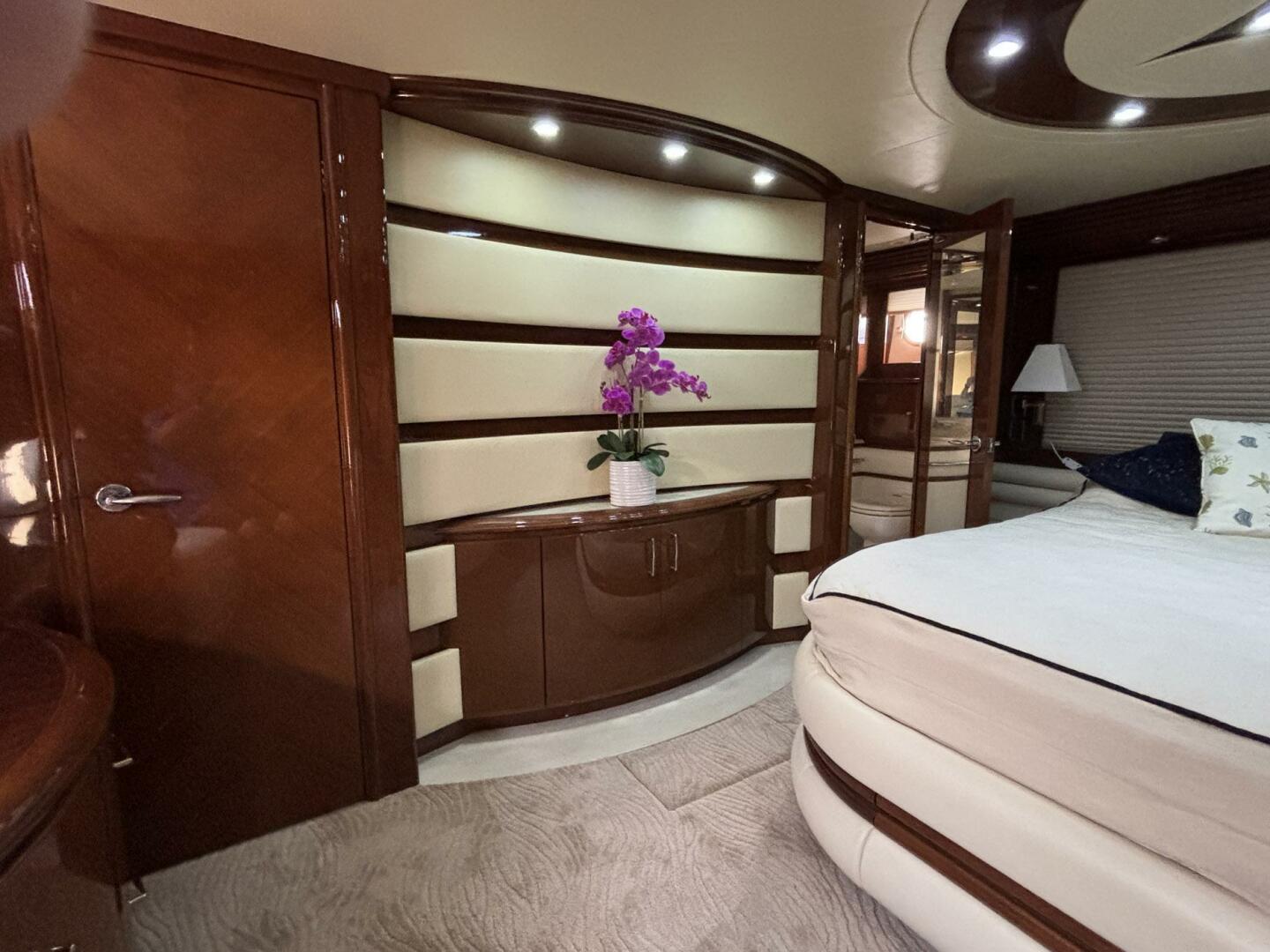 2006 Marquis 65 - Image 27