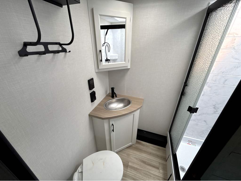 2026 VENTURE RV SPORTTREK 272VRK - Image 19