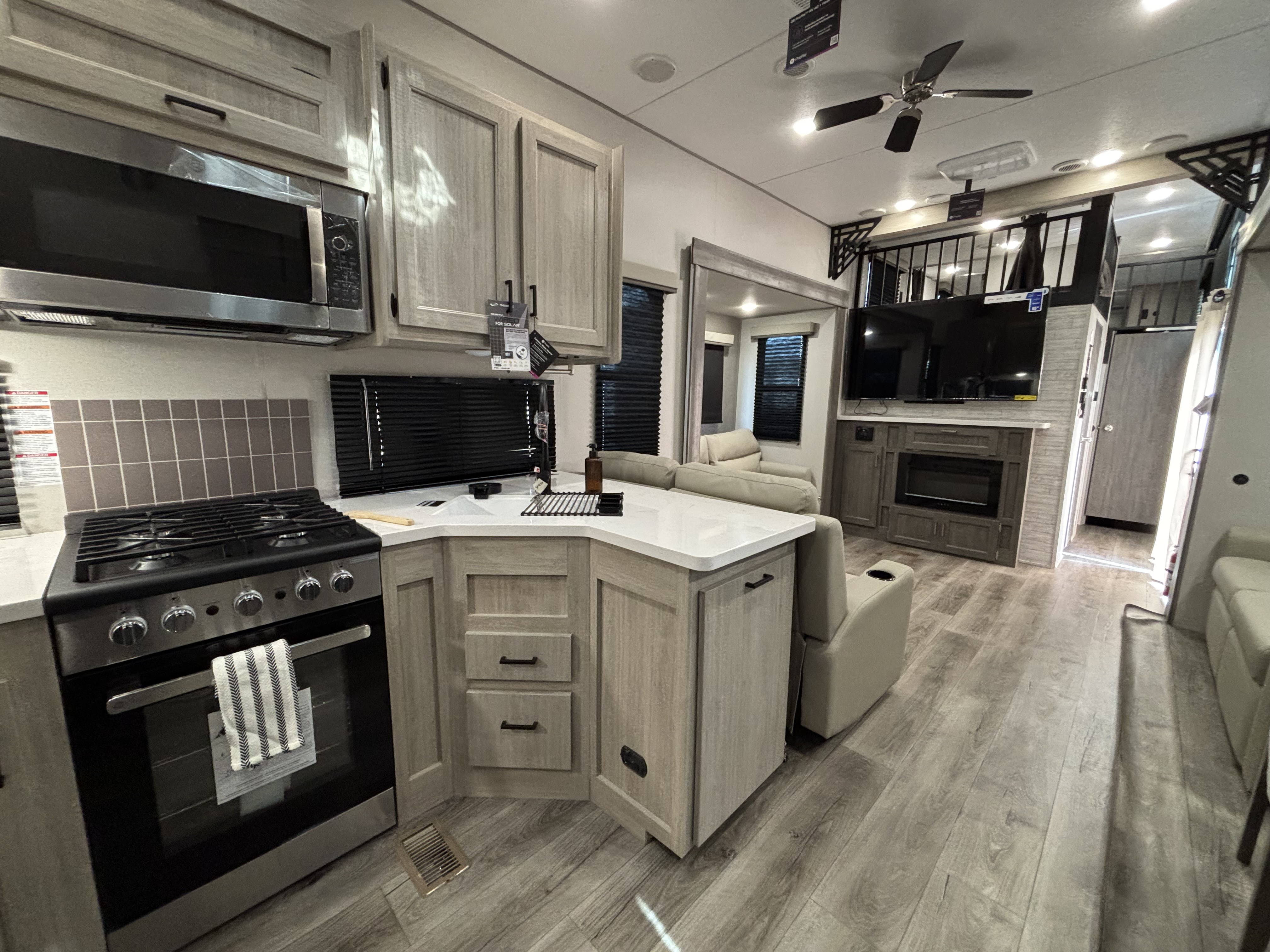 2026 Coachmen Catalina Destination Series 44CONDO - Image 15