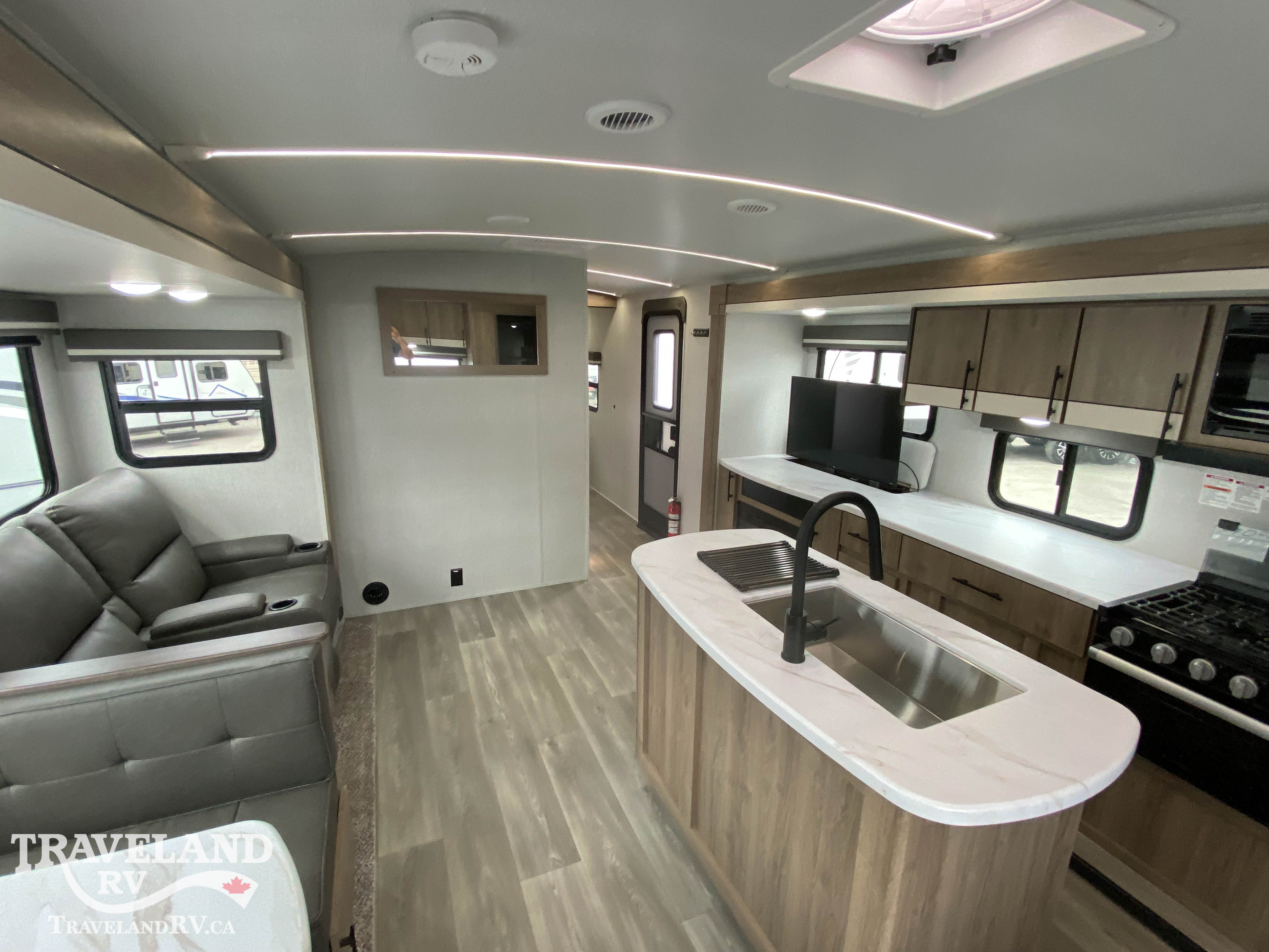 2024 Grand Design Imagine 2670MK - Image 11