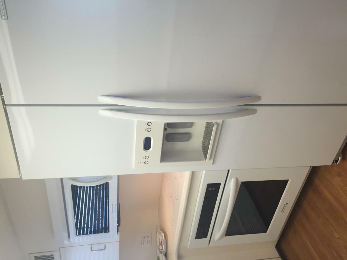 1994 Hatteras 70 Cockpit Motor Yacht - Image 37