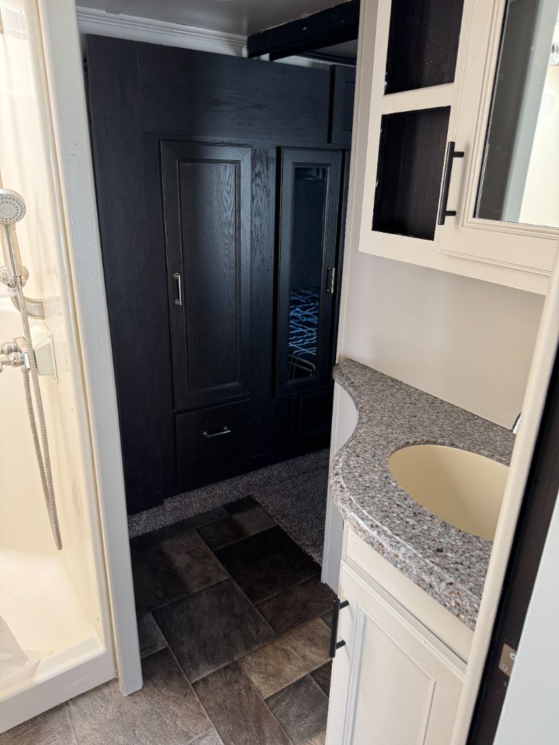 2017 Keystone Fuzion 414 - Image 22