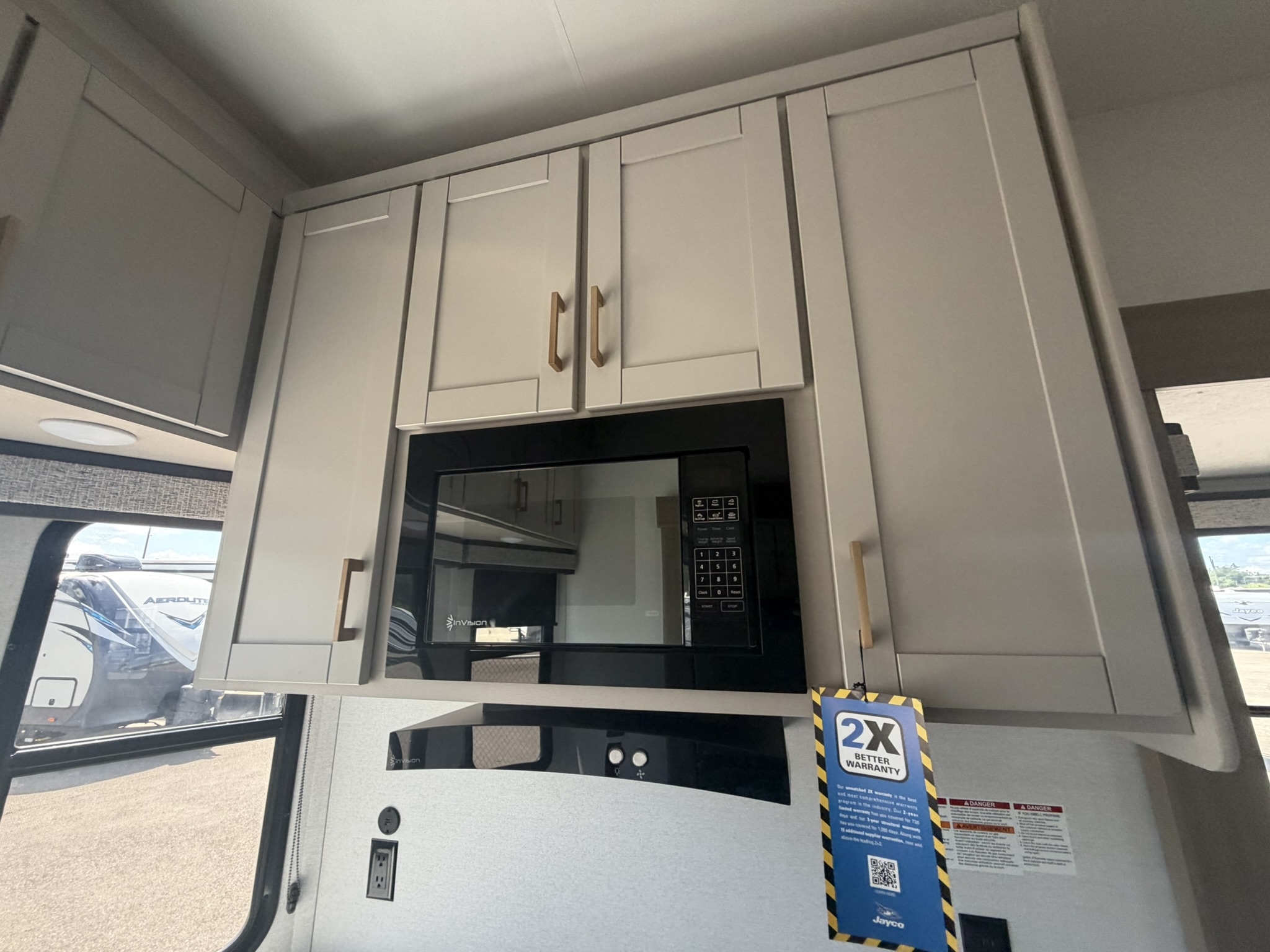 2027 JAYCO JAY FLIGHT BUNGALOW 404LOFT - Image 17
