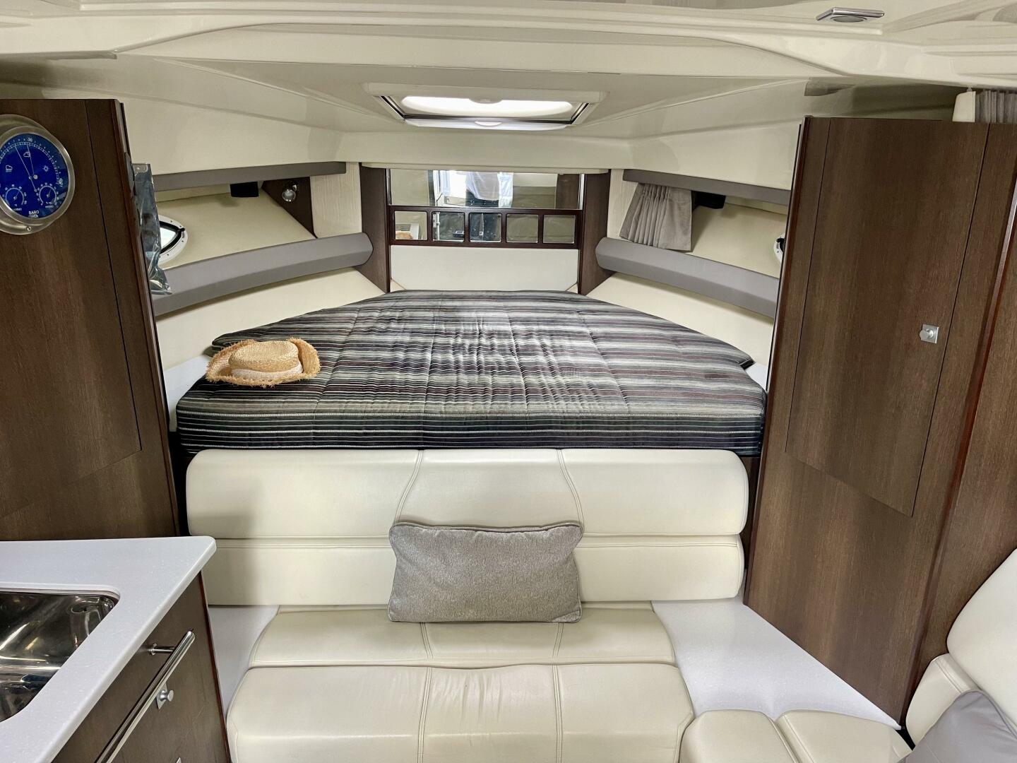 2016 Monterey 335 Sport Yacht - Image 35
