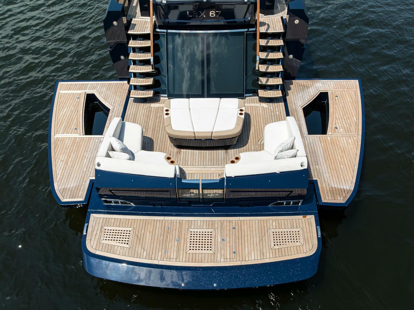 2023 Lazzara Yachts LSX 67 - Image 6