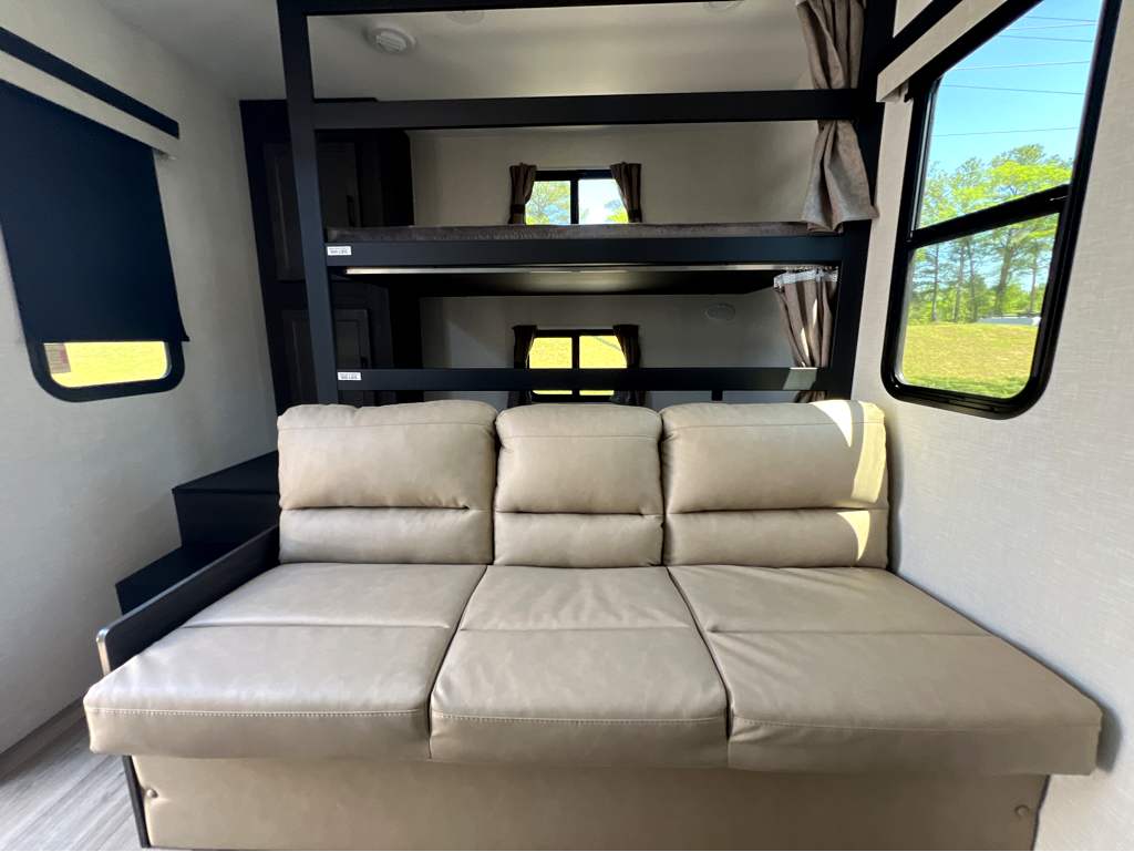 2026 VENTURE RV SPORTTREK 271VBH - Image 7