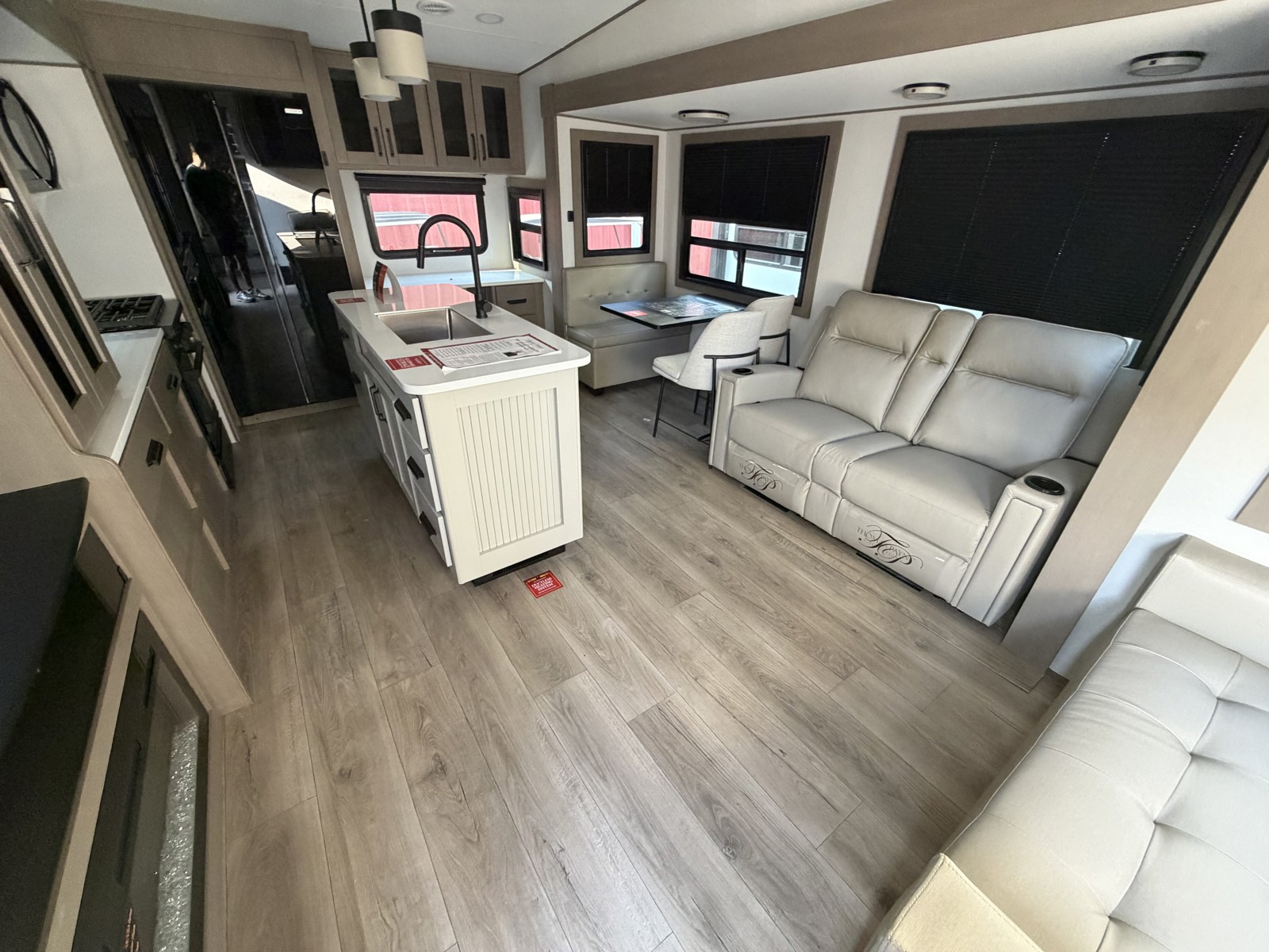 2026 GRAND DESIGN 320MKS - Image 14