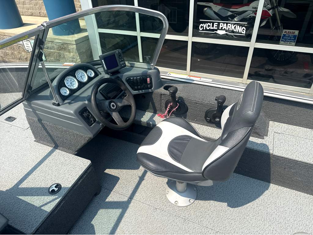 2012 Lund 1875 Impact - Image 16