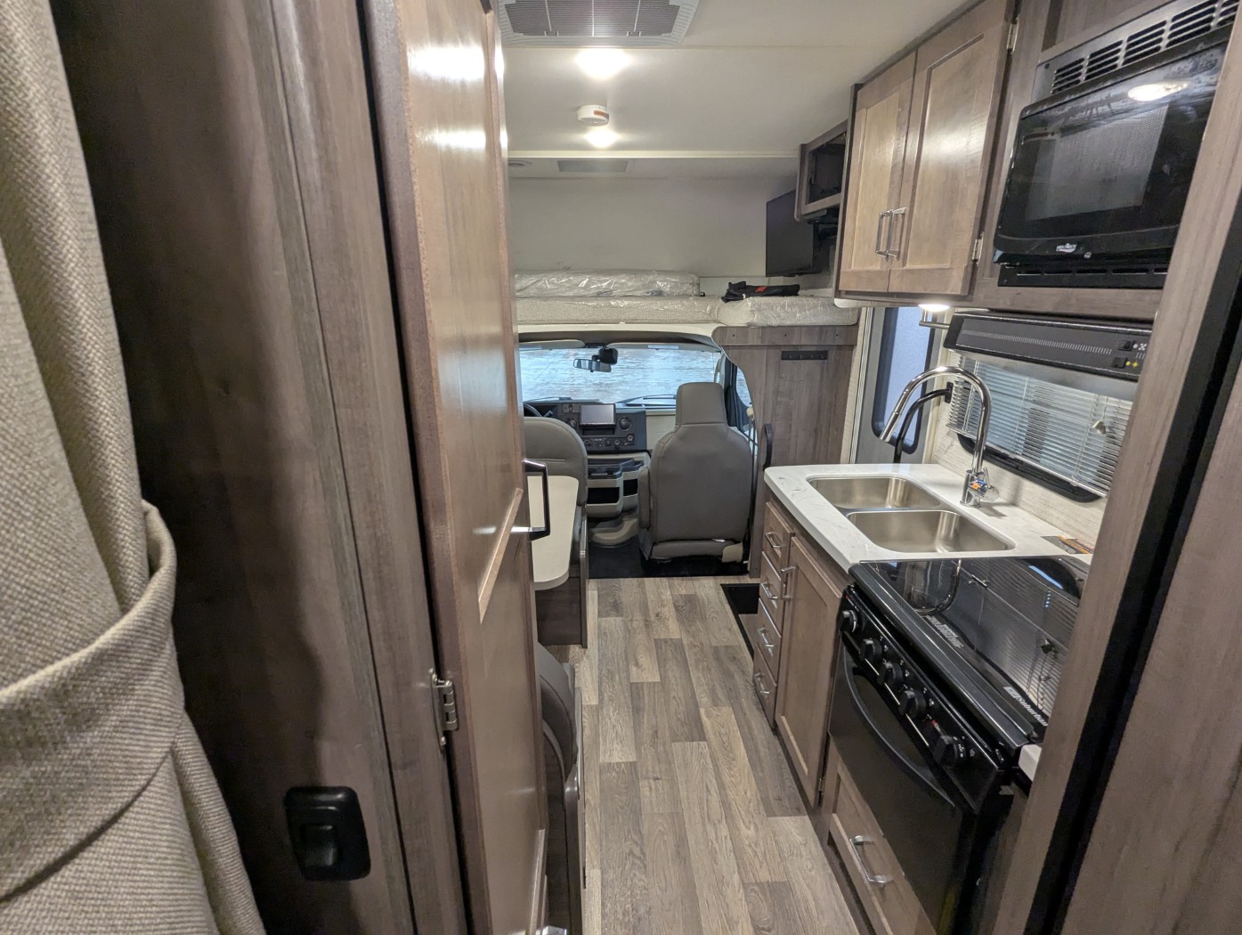 2022 Winnebago Minnie Winnie 22M - Image 27