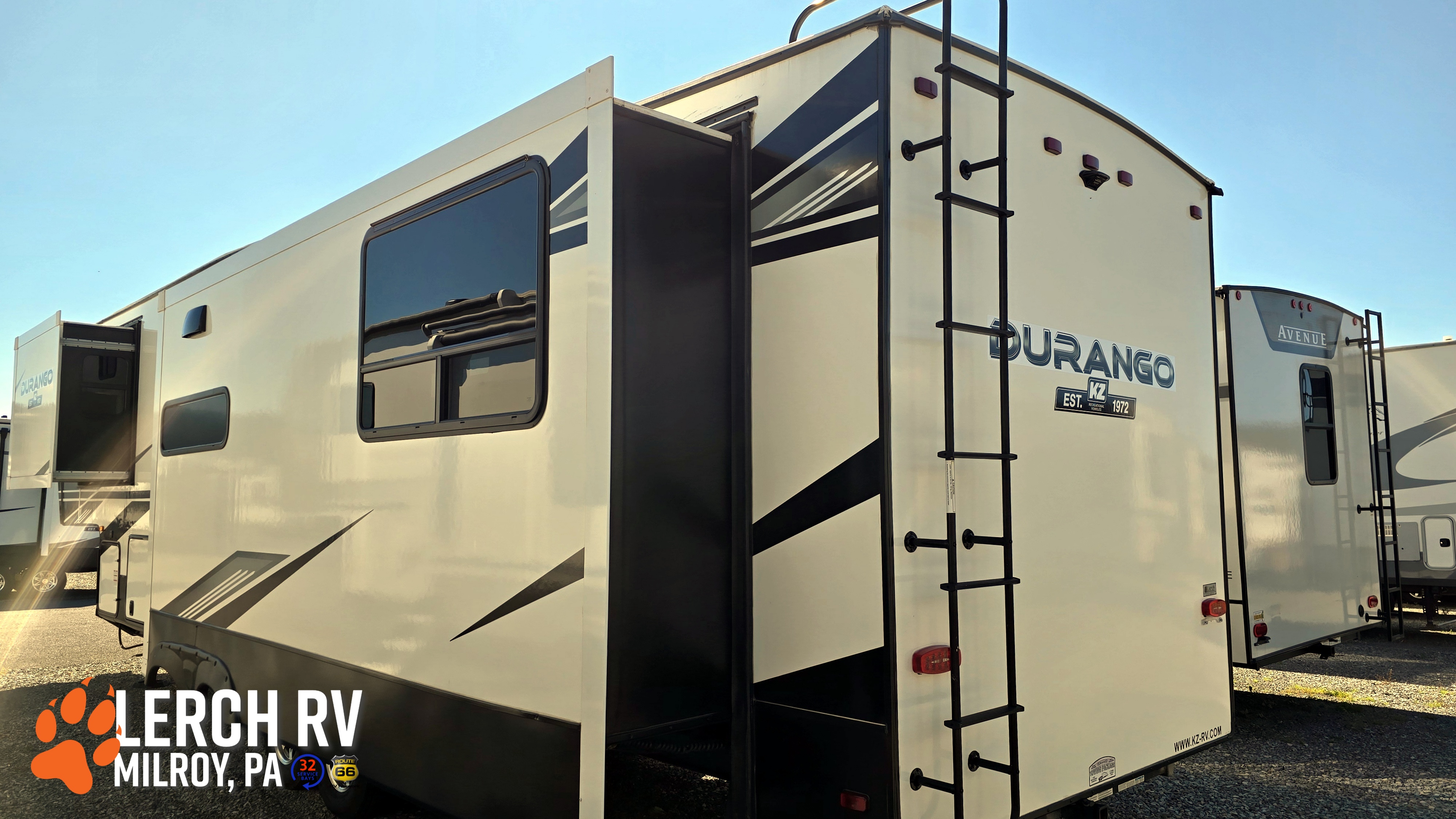 2021 KZ RV Durango D326RLT - Image 7