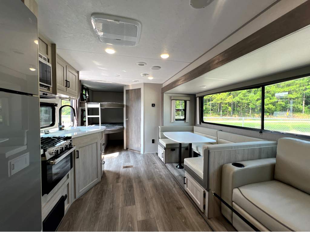 2026 COACHMEN CATALINA LEGACY 263BHSCK - Image 6