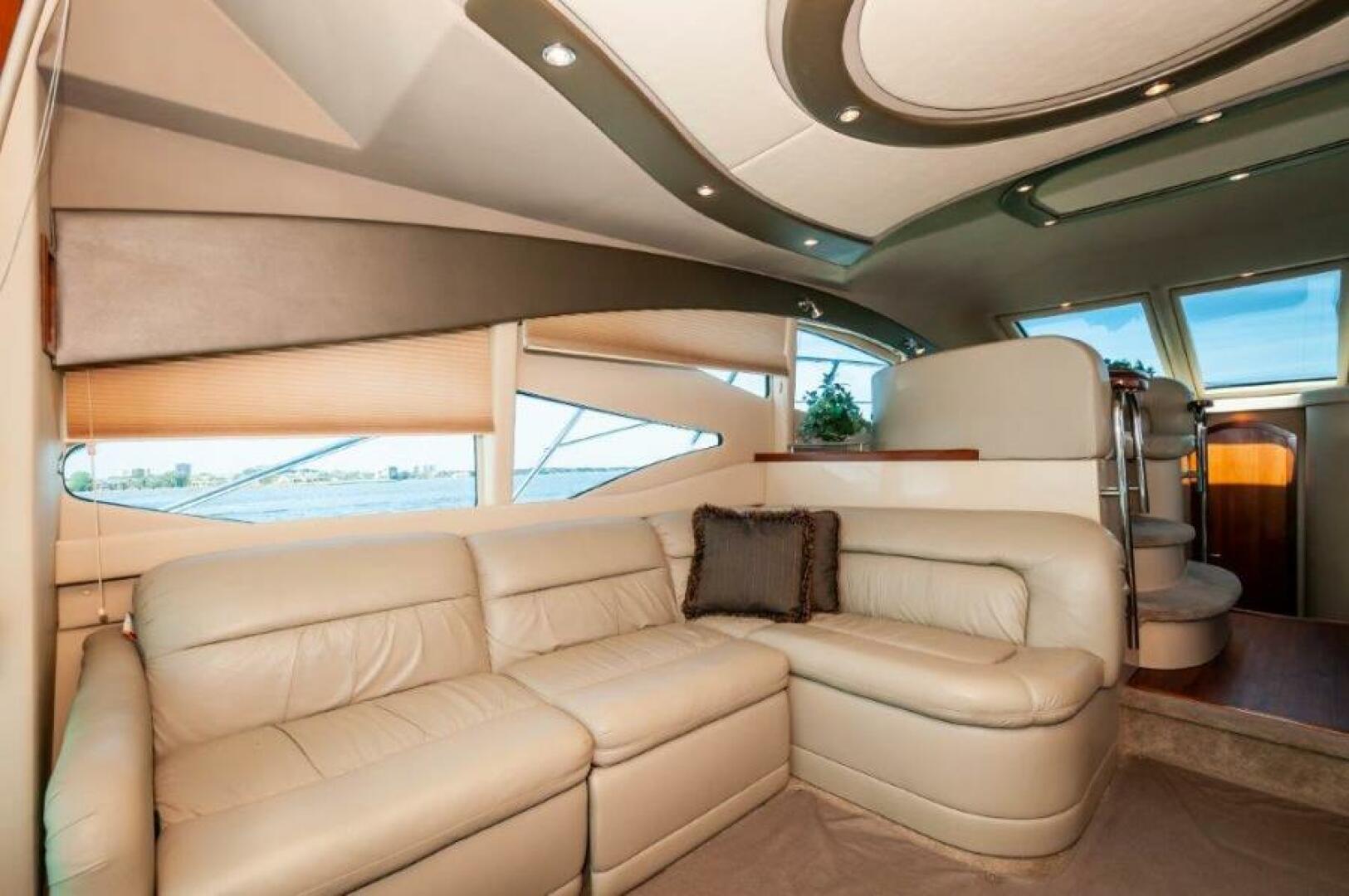 2006 Cruisers Yachts 477 Sport Sedan - Image 7
