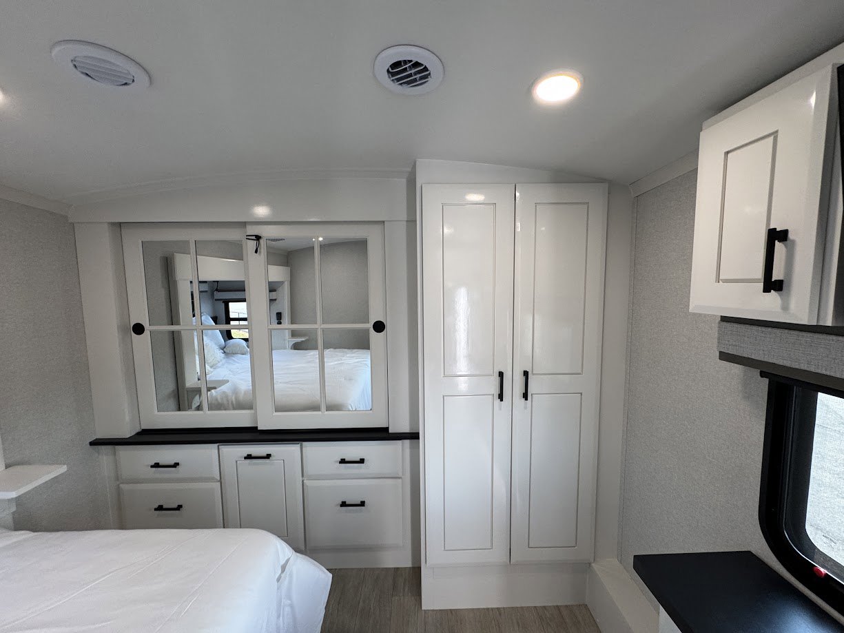 2026 JAYCO PINNACLE 32RLTS - Image 53