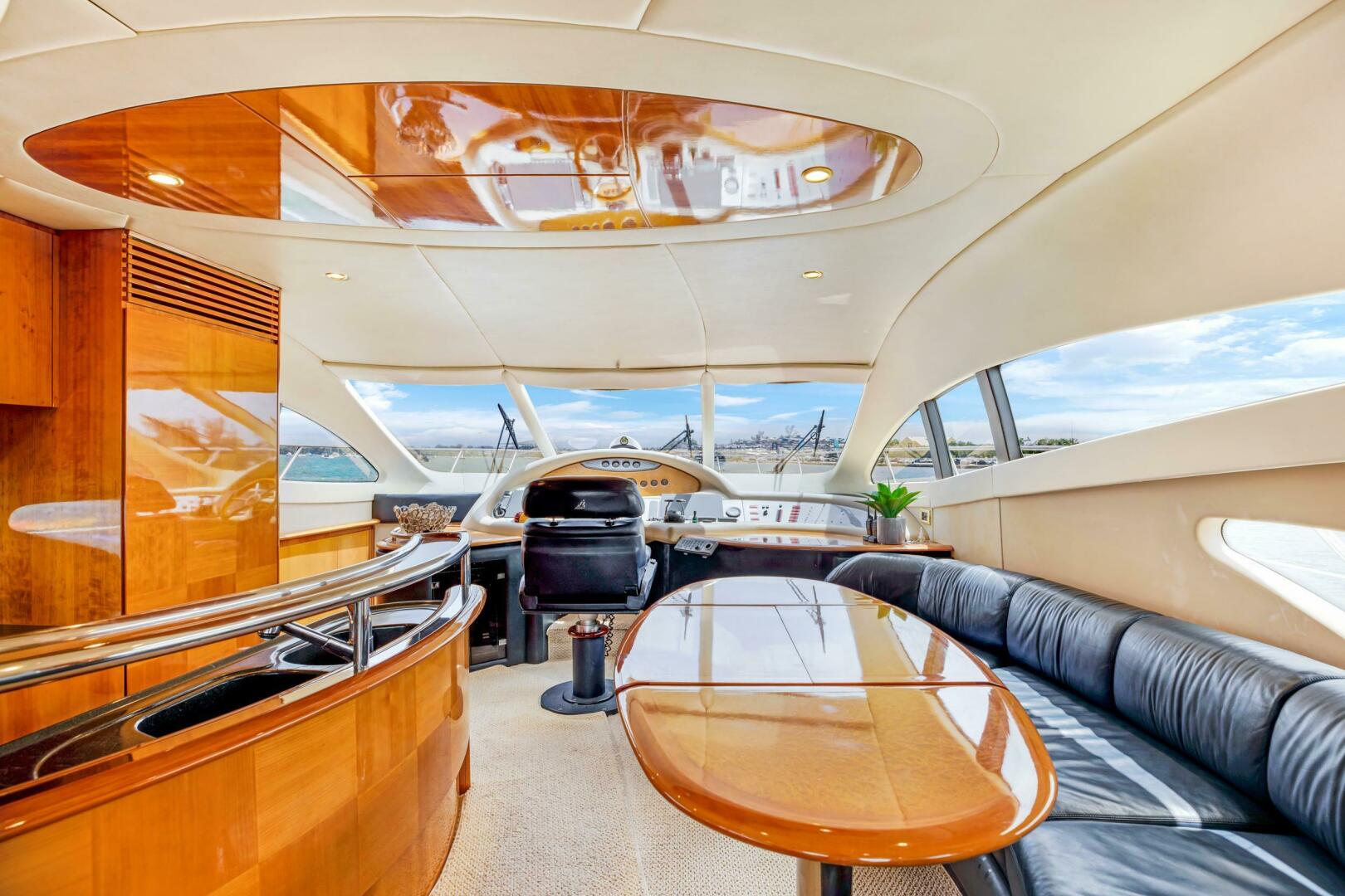2004 Azimut Azimut 62 Base - Image 11