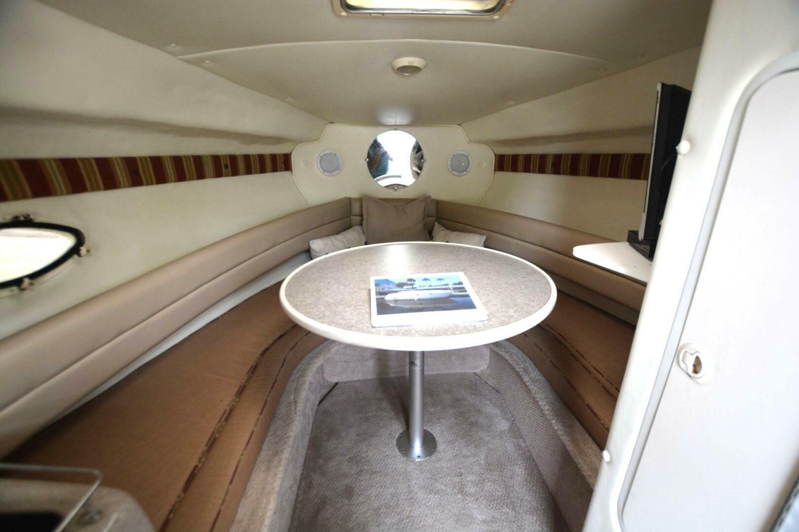 1999 Rinker Fiesta Vee 270 - Image 12