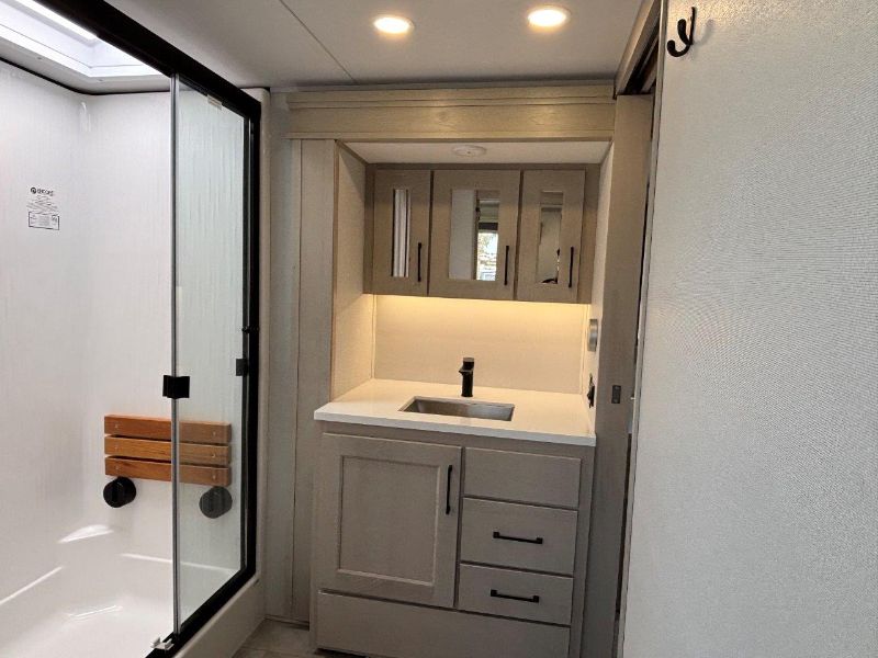 2025 Grand Design Solitude 388MBS - Image 28