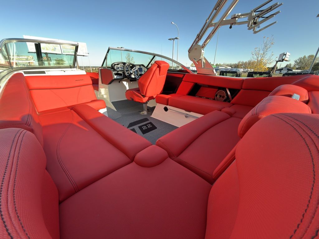 2019 MasterCraft XT22 - Image 27
