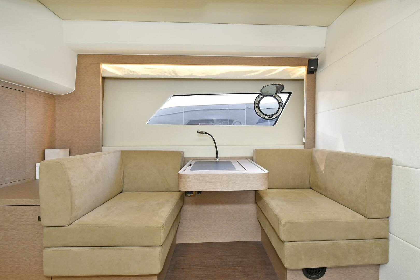 2018 Prestige 560 Fly - Image 61