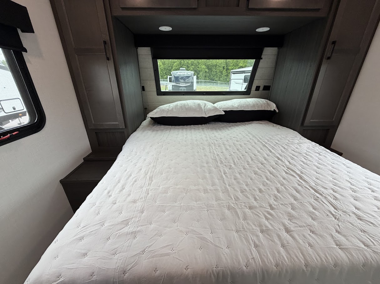 2026 VENTURE RV SPORTTREK 327VIK - Image 67