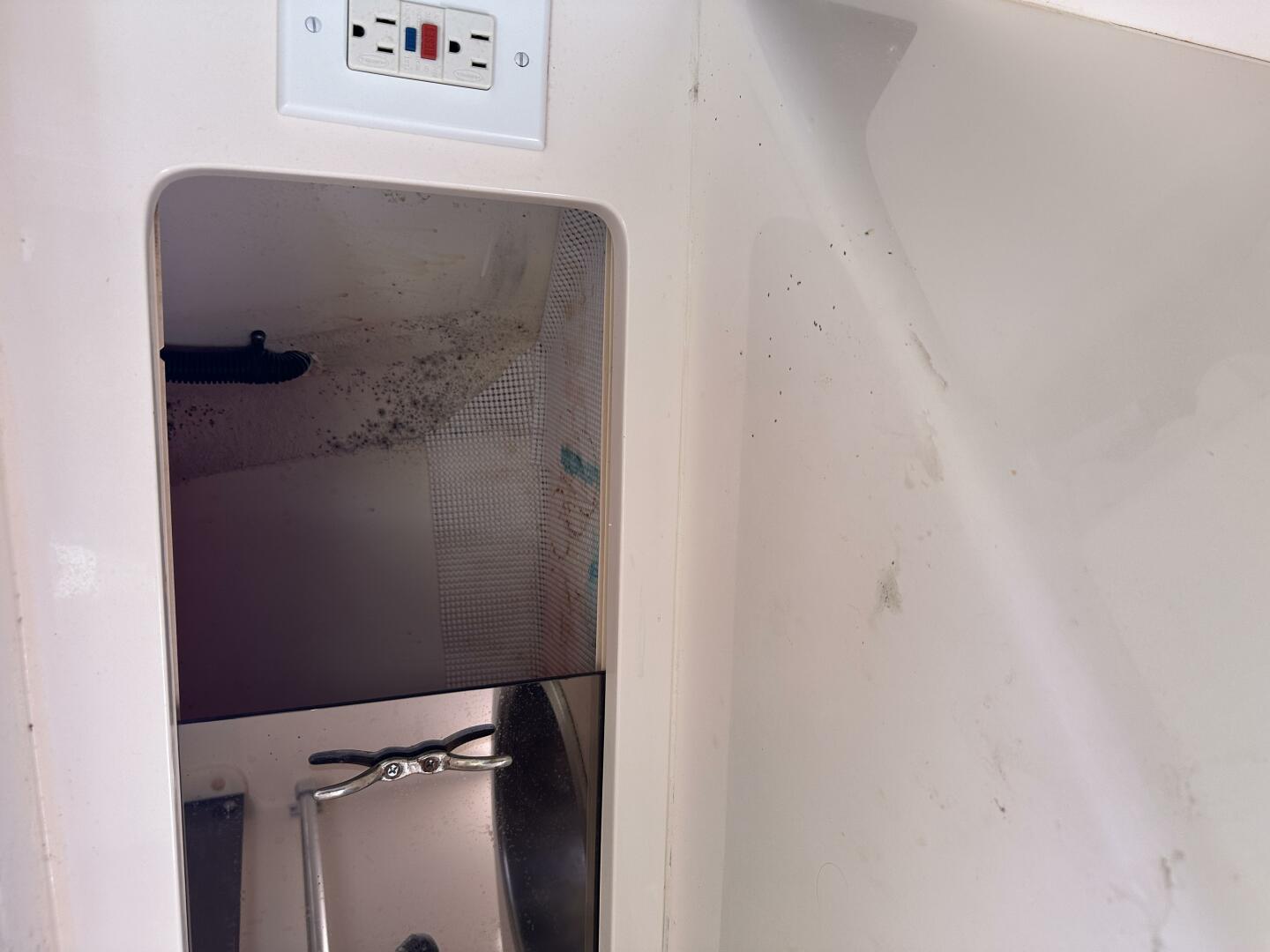 1994 Intrepid 376 Walkaround - Image 76