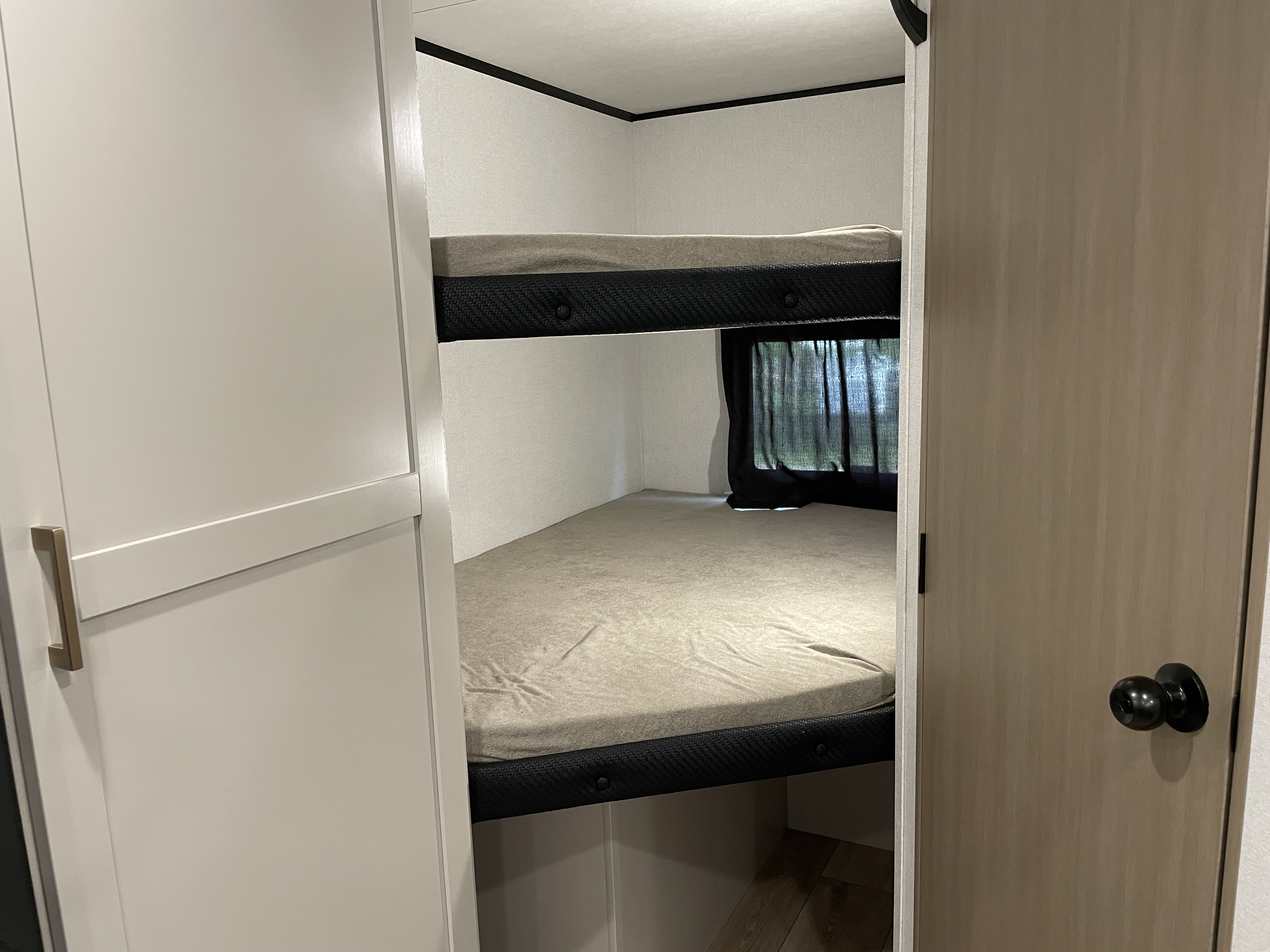 2027 Jayco Jay Feather SL 26BHSL - Image 17
