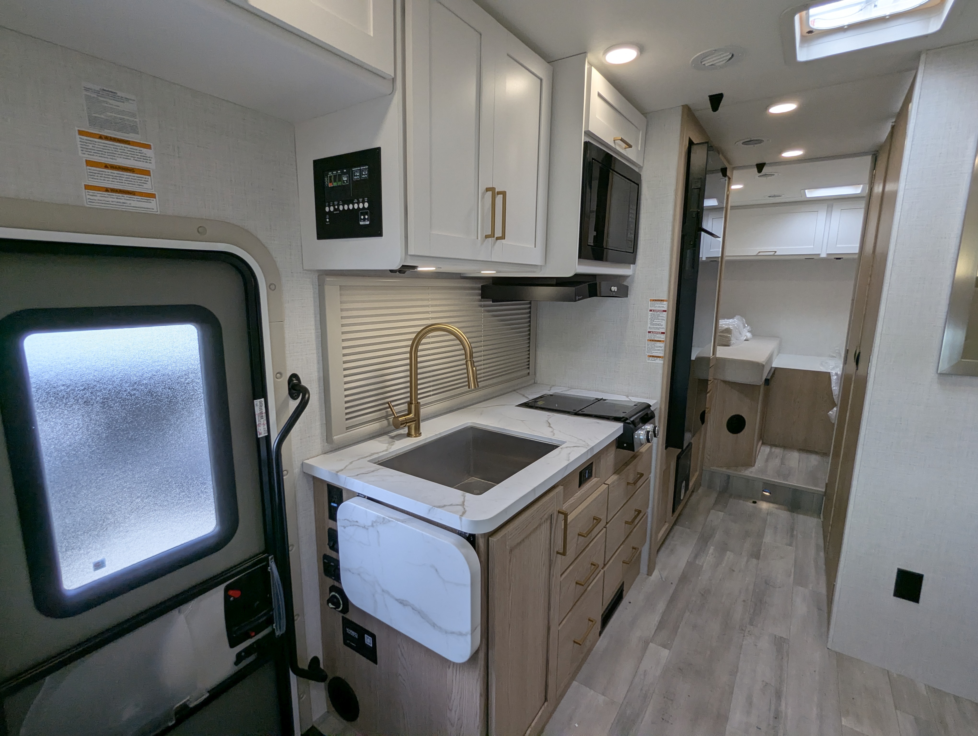 2027 Thor Motor Coach Four Winds 25Z - Image 16