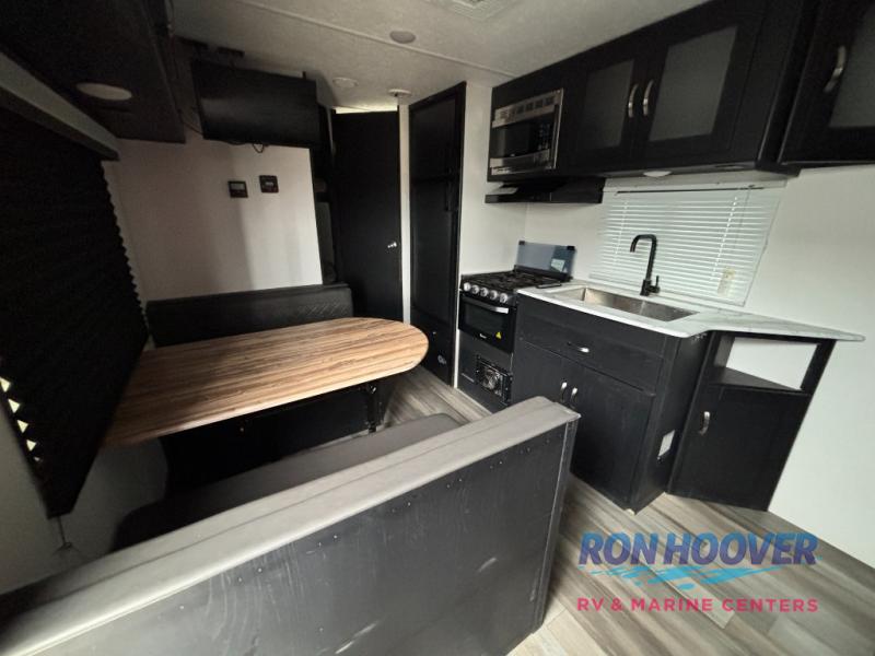 2023 FREEDOM EXPRESS 22SE - Image 4