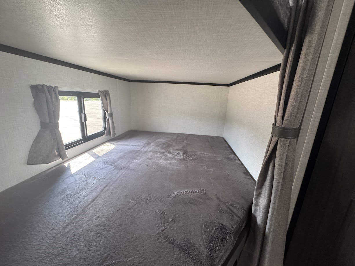 2026 VENTURE RV STRATUS 211VBH - Image 21