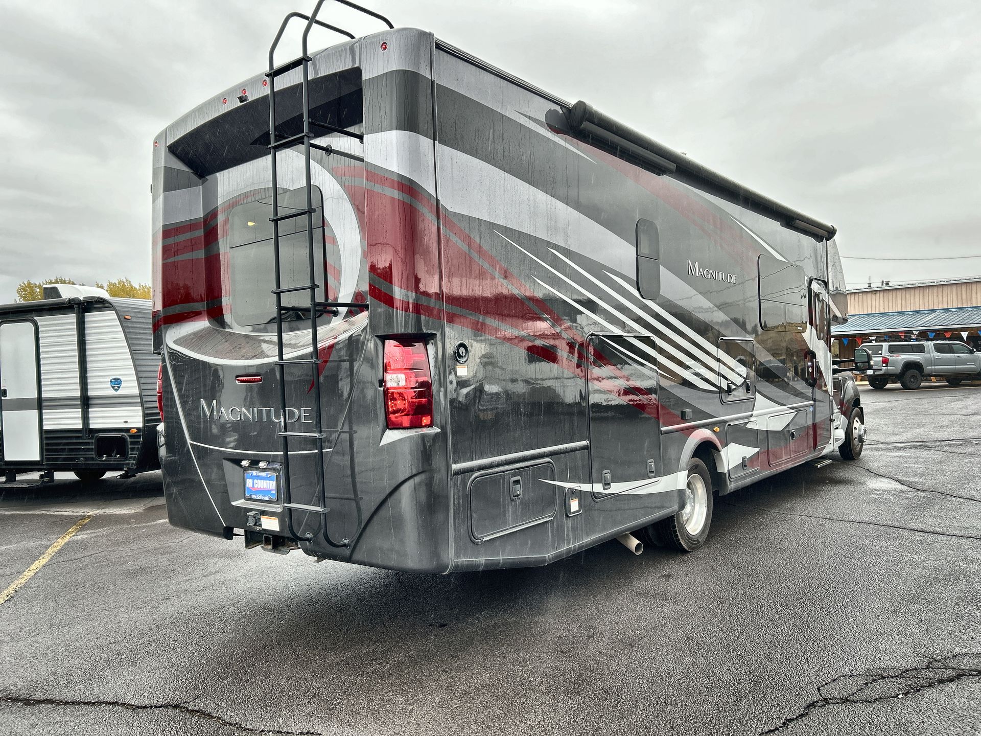 2021 Thor Motor Coach Magnitude SV34 - Image 23