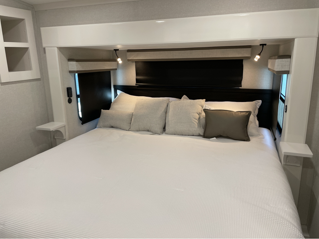 2026 Jayco Pinnacle 38FBRK - Image 23