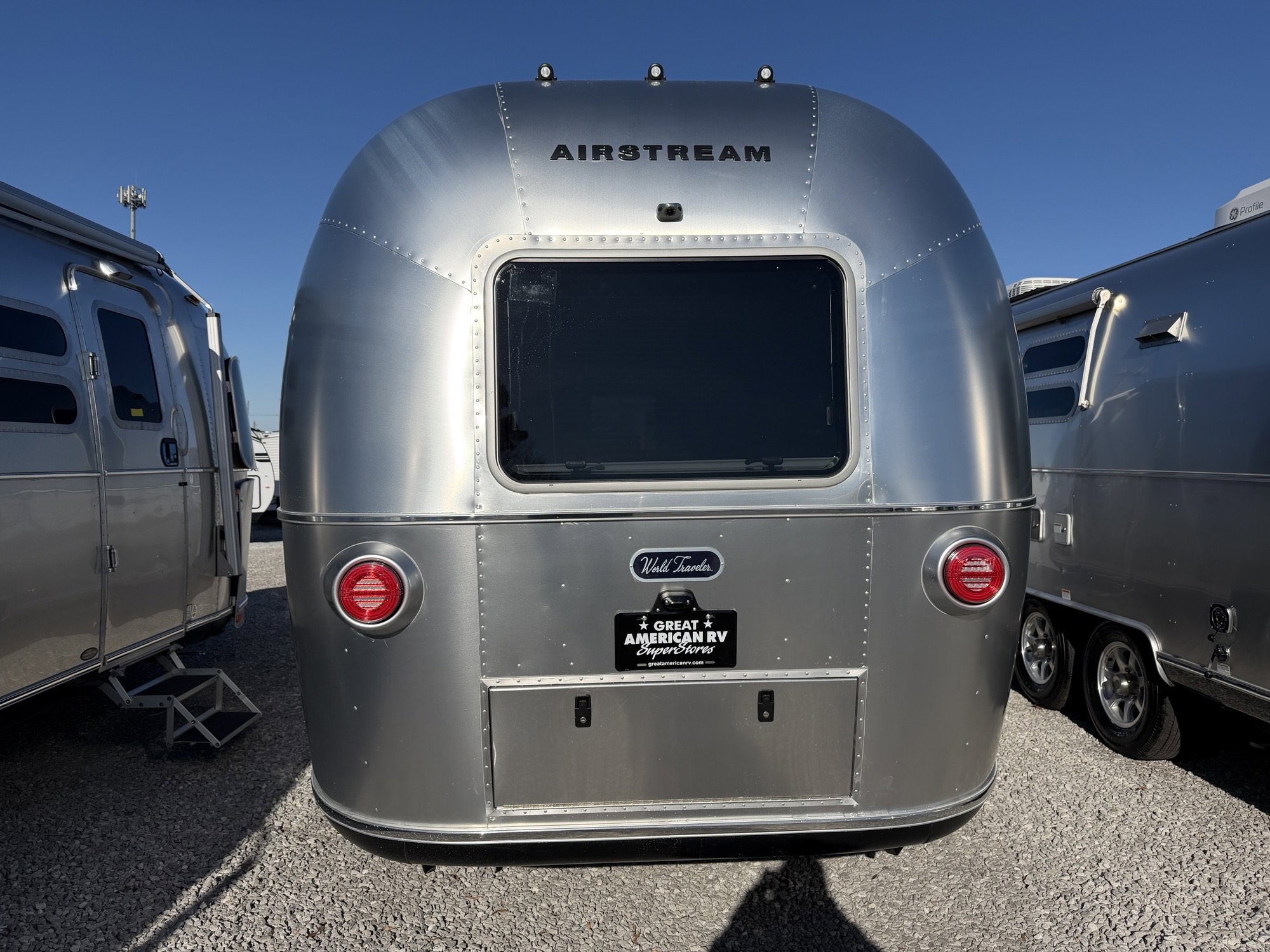 2026 AIRSTREAM WORLD TRAVELERUSA 22RB - Image 8