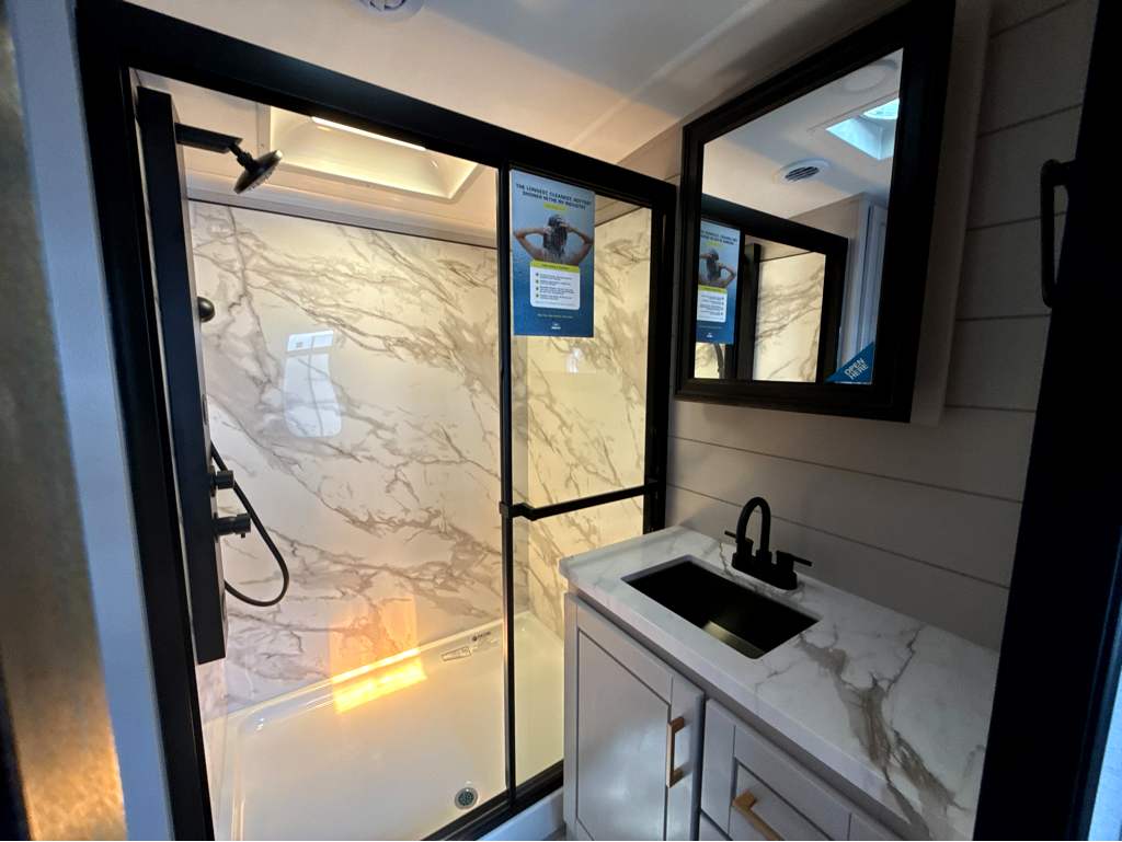 2027 JAYCO NORTH POINT 381CKRE - Image 19