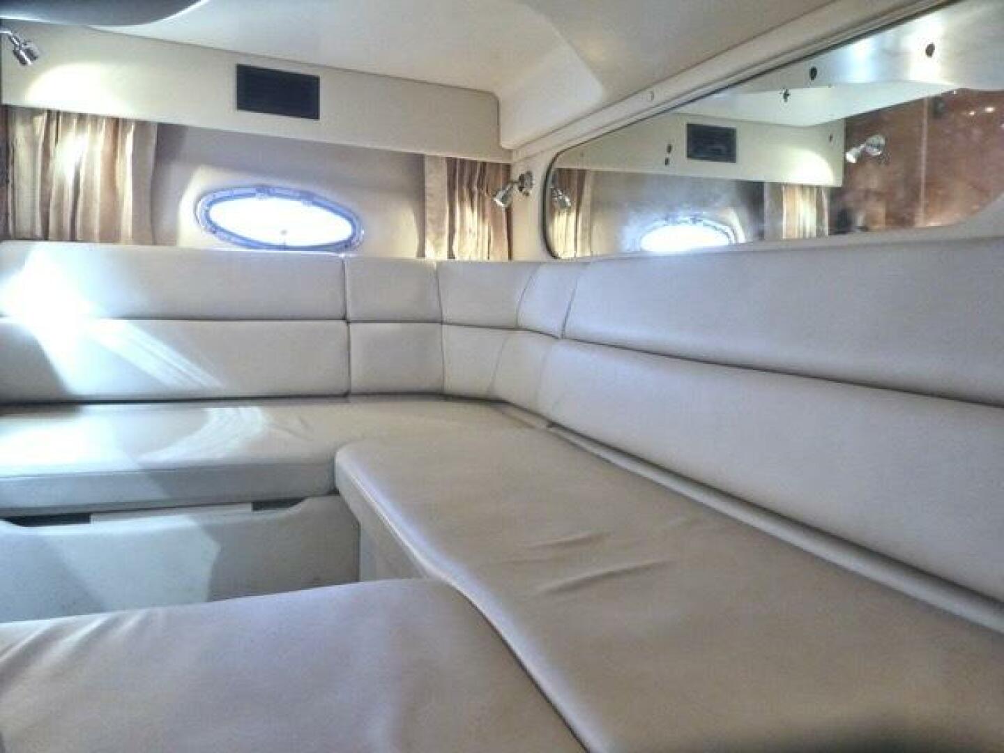 2005 Regal 3560 Commodore - Image 21
