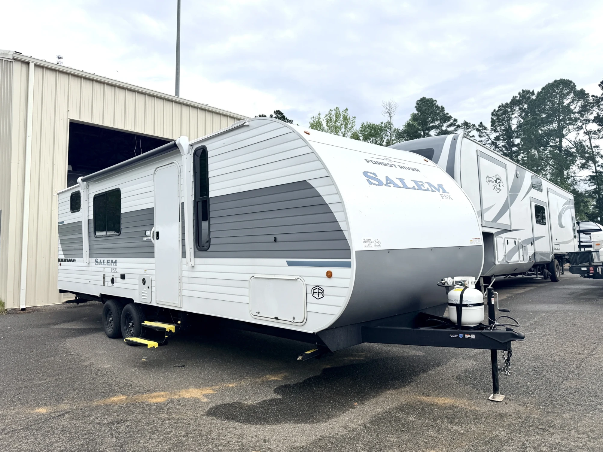 2026 Forest River SALEM FSX LE 266BHLE - Image 1