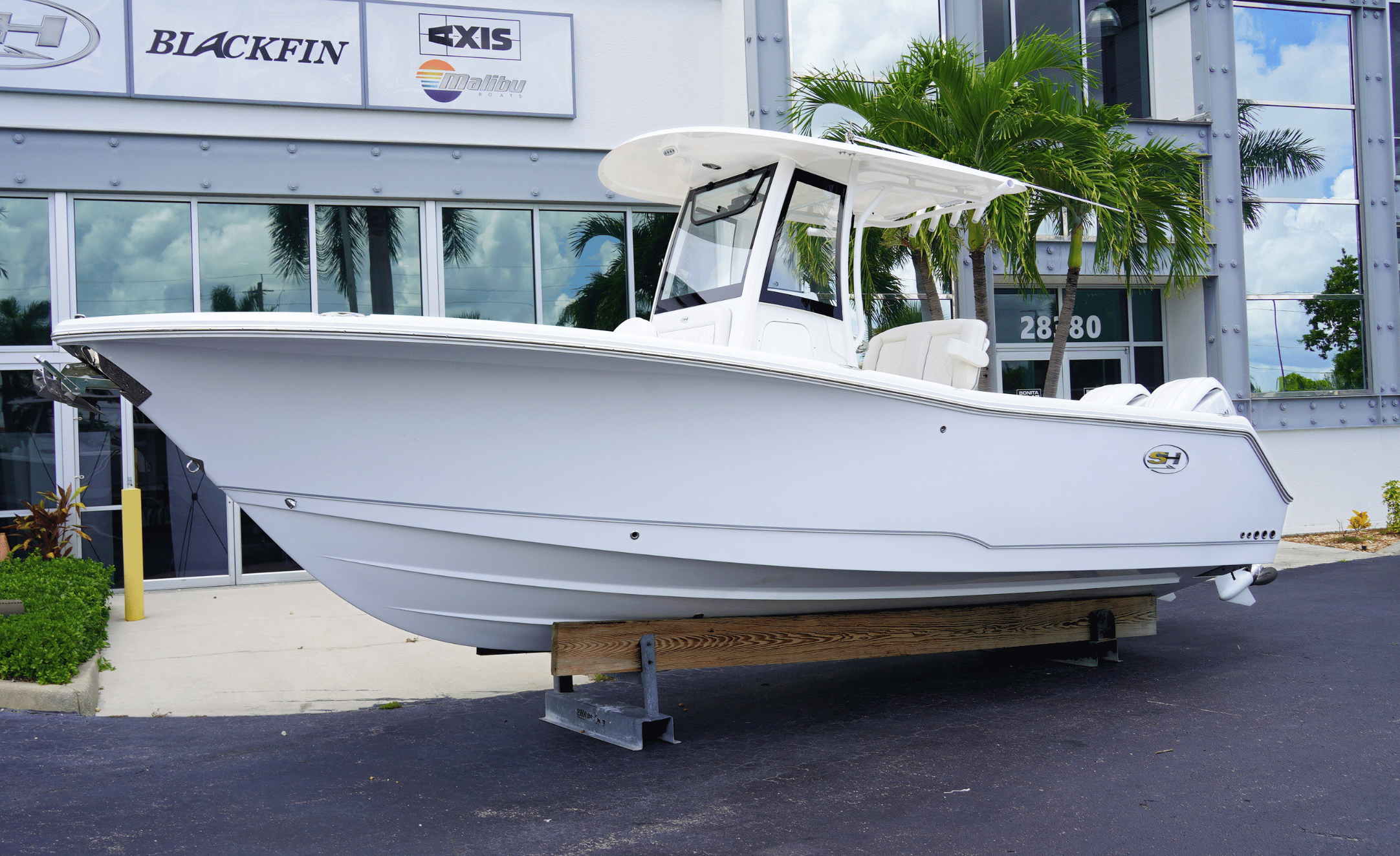 2027 SEA HUNT GAMEFISH 25 - Image 2