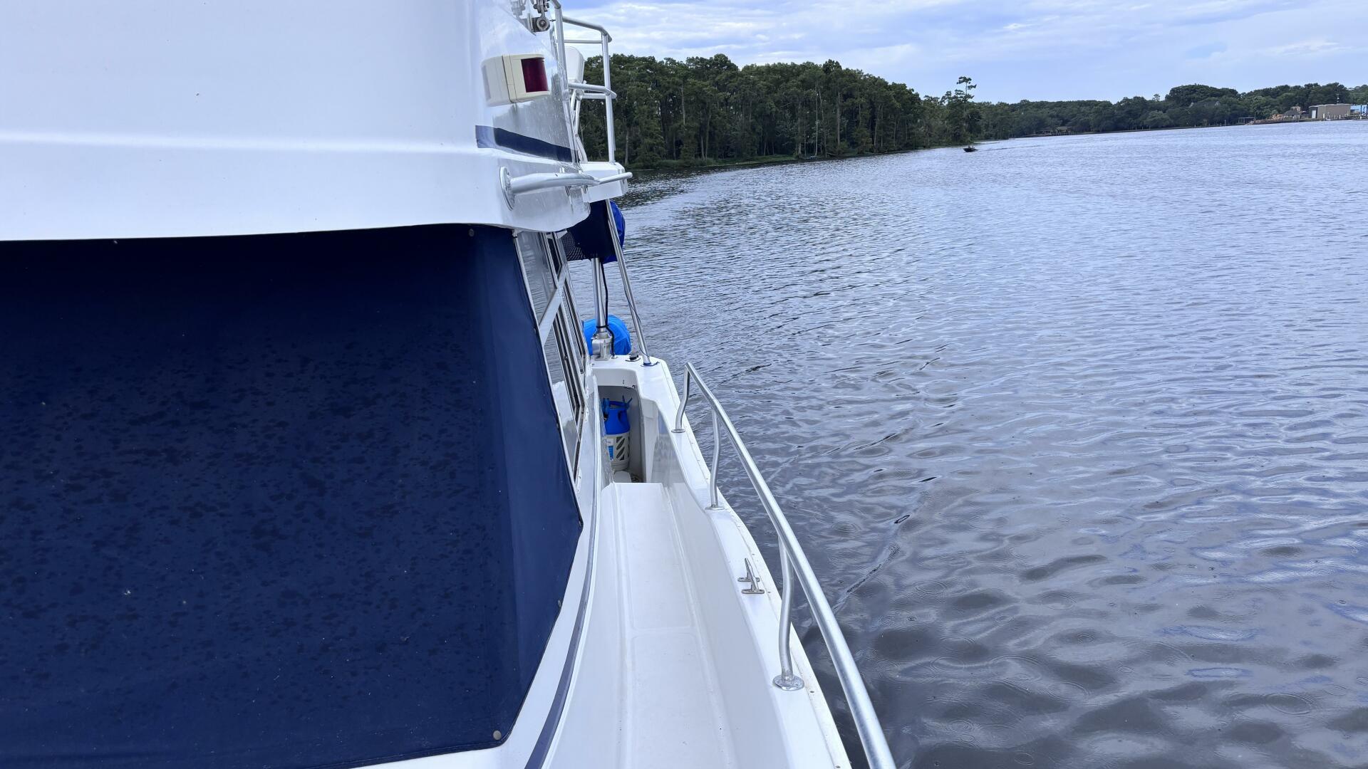 1998 Mainship 350 Trawler Base - Image 9
