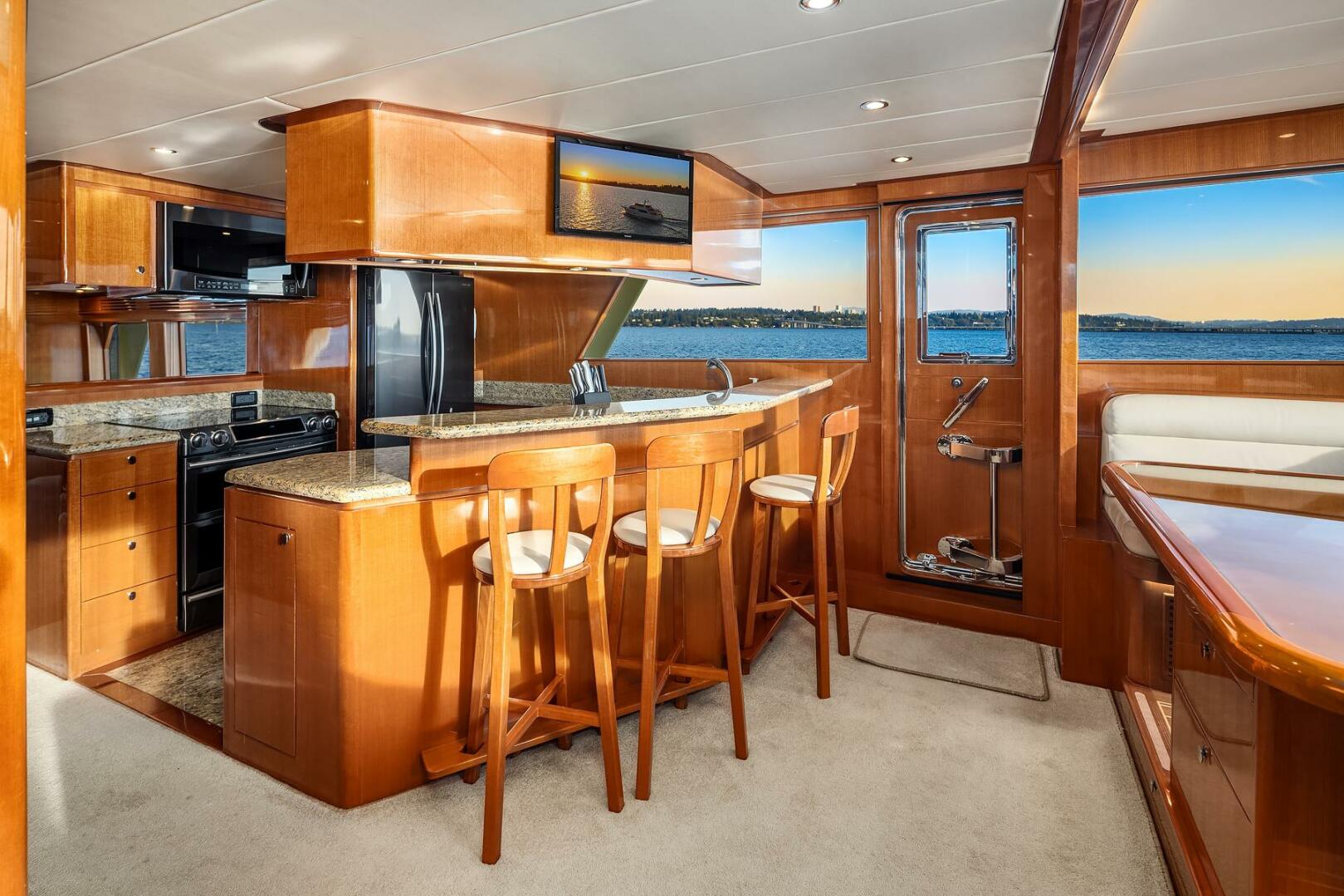 2014 Hampton 720 Skylounge LRC - Image 23