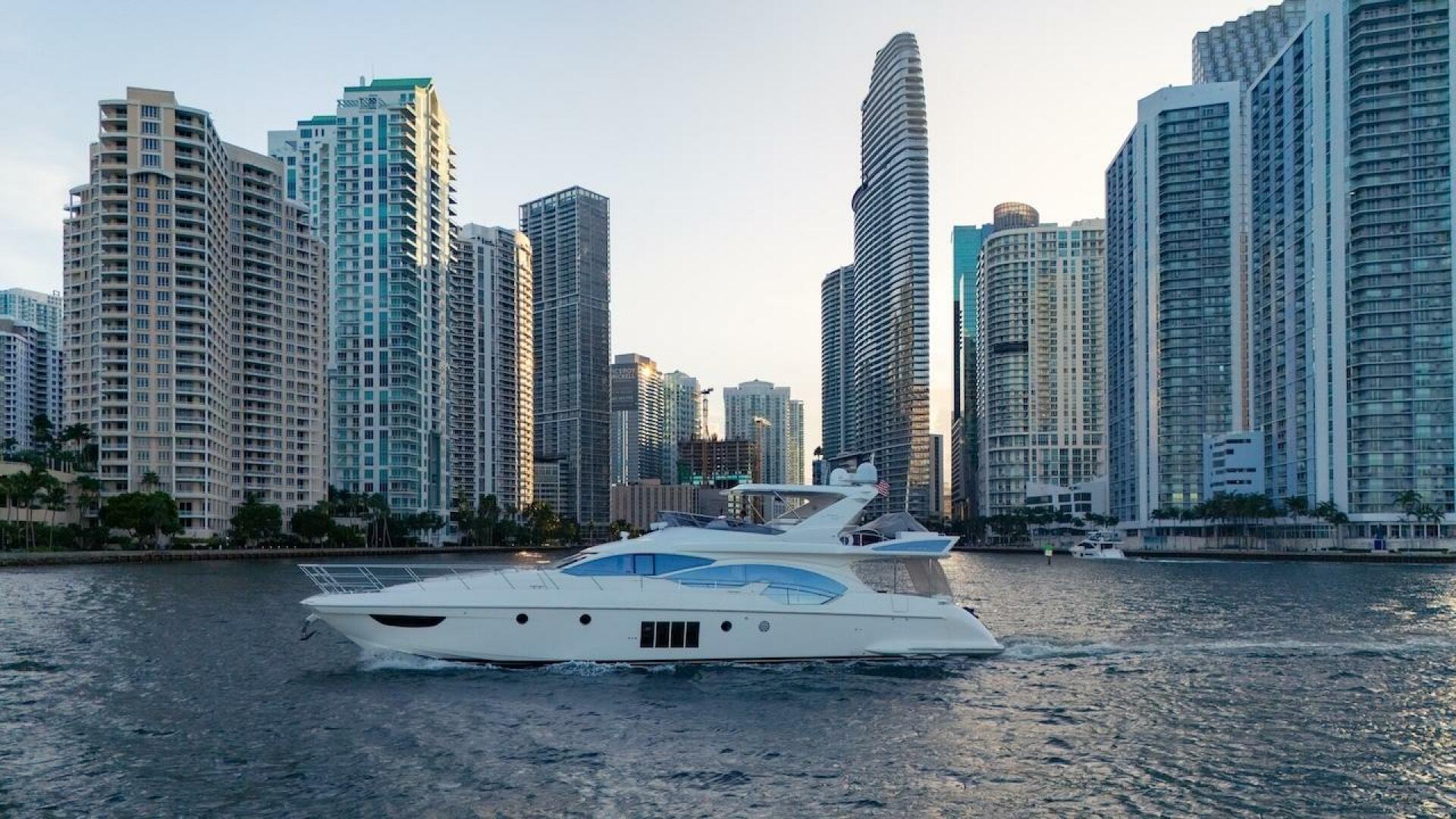 2012 Azimut Evolution - Image 7