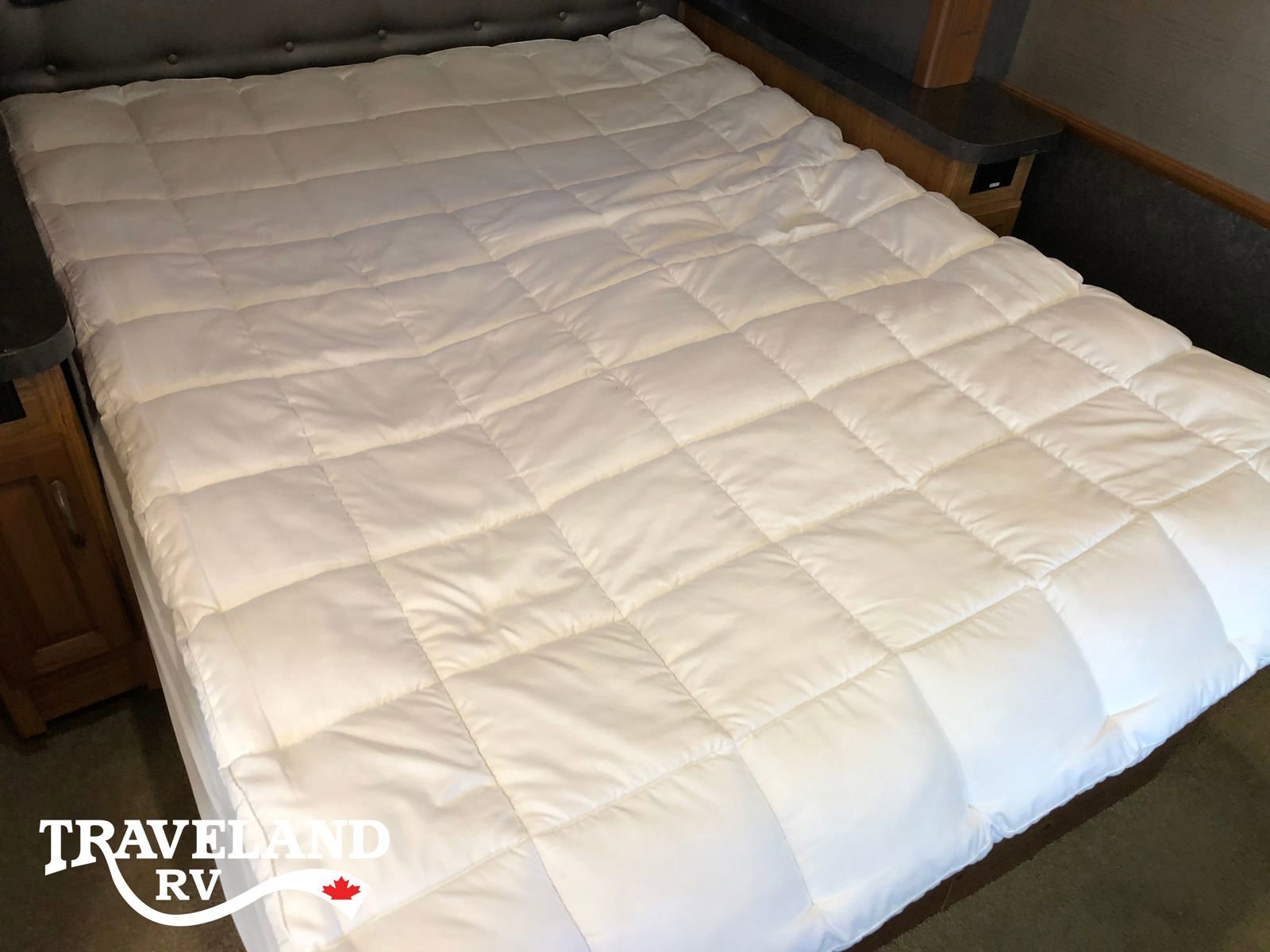 2016 Fleetwood Bounder 34T - Image 18