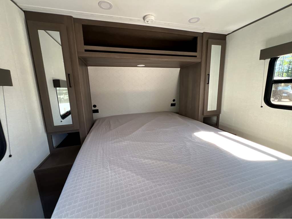 2026 GRAND DESIGN TRANSCEND 25MLX - Image 21