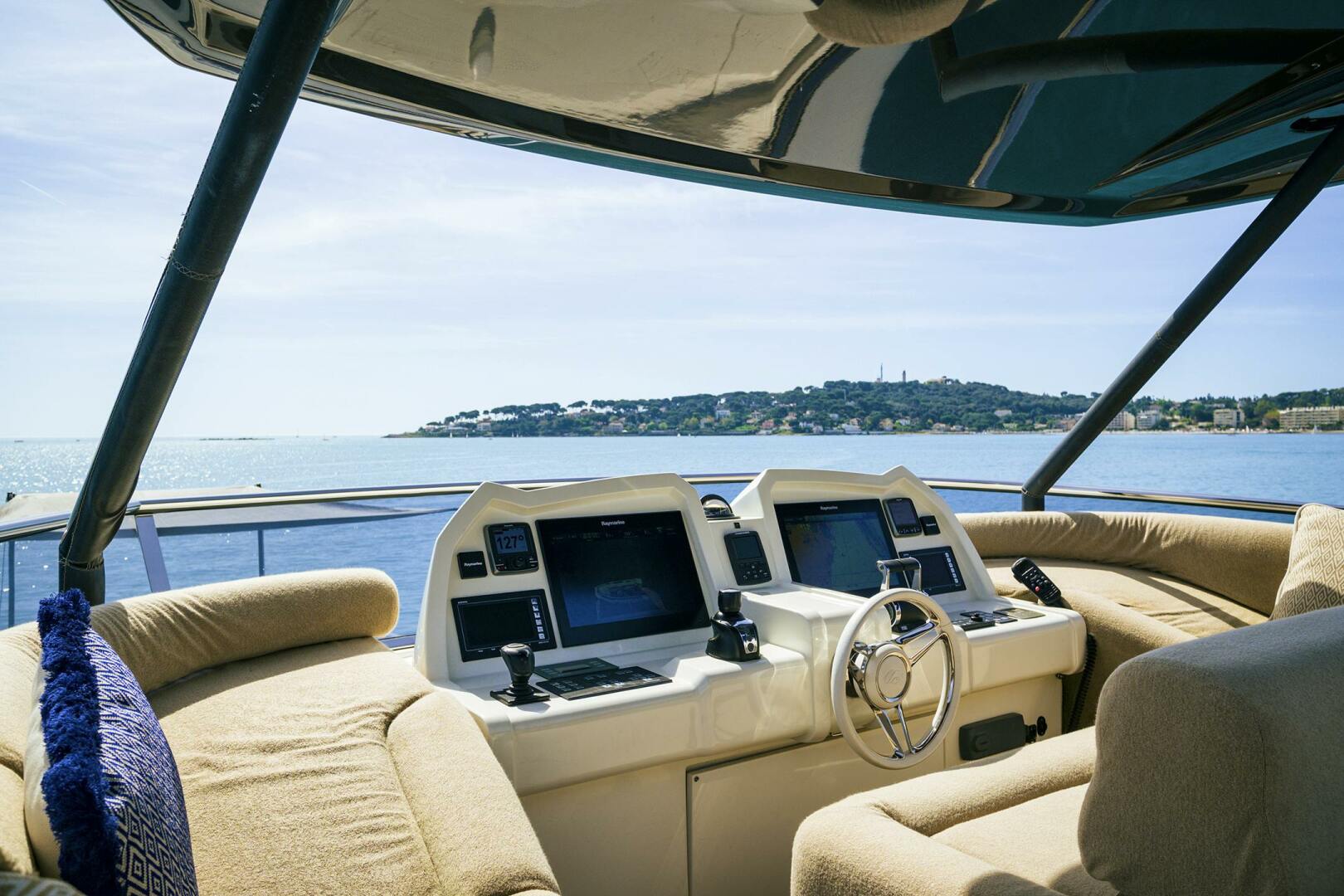 2016 Monte Carlo Yachts Custom - Image 11