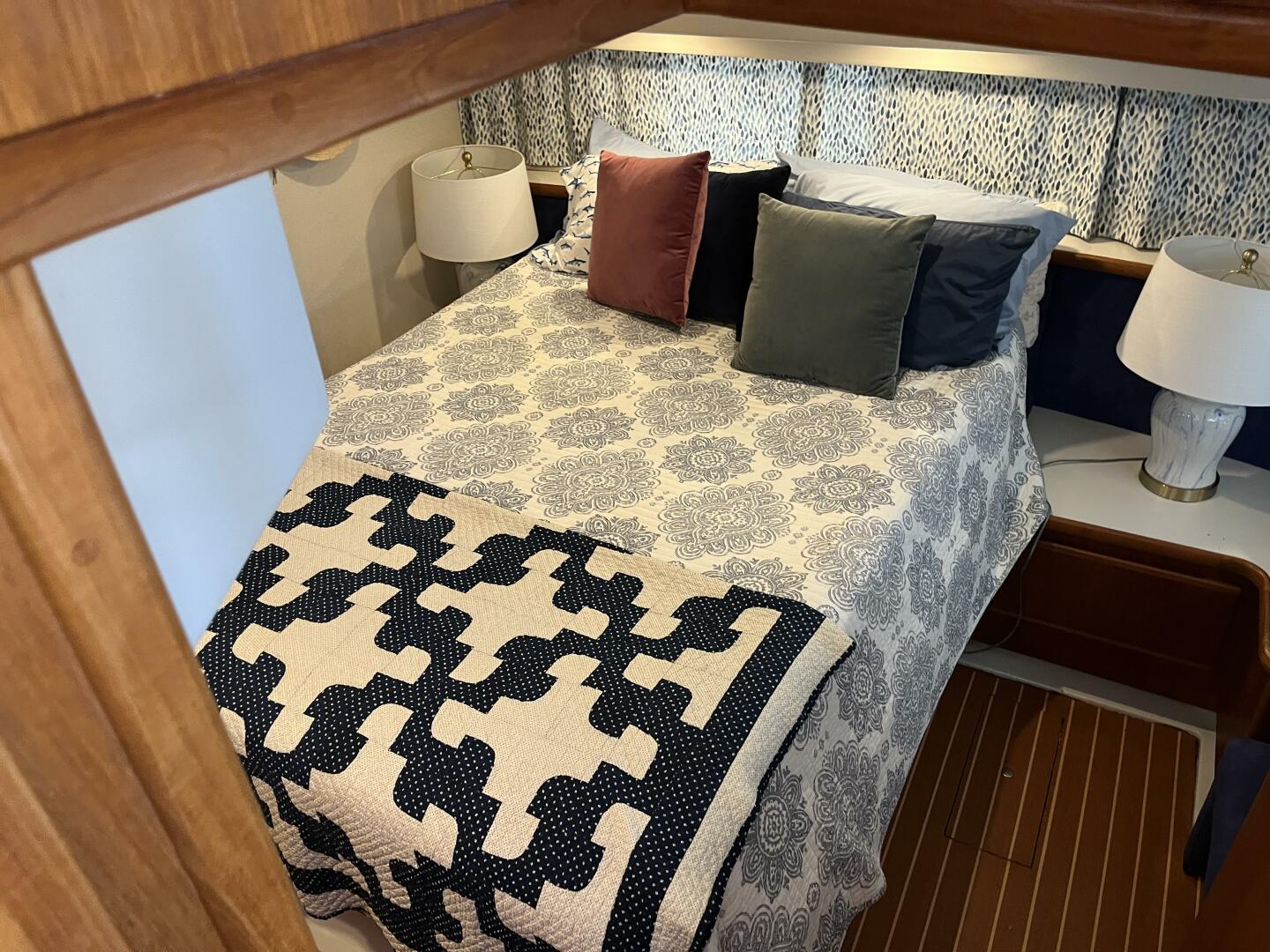 1995 Carver 440 Aft Cabin - Image 37