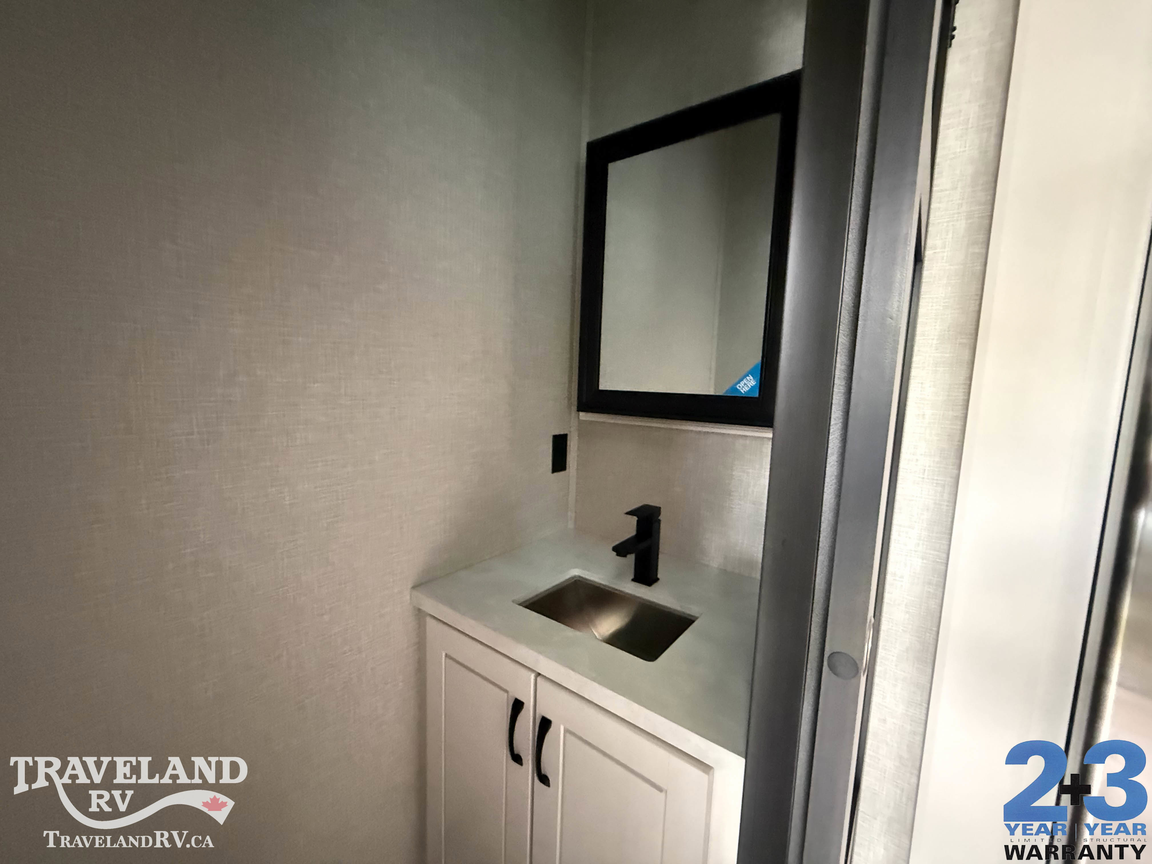2025 Jayco North Point 382FLRB - Image 13