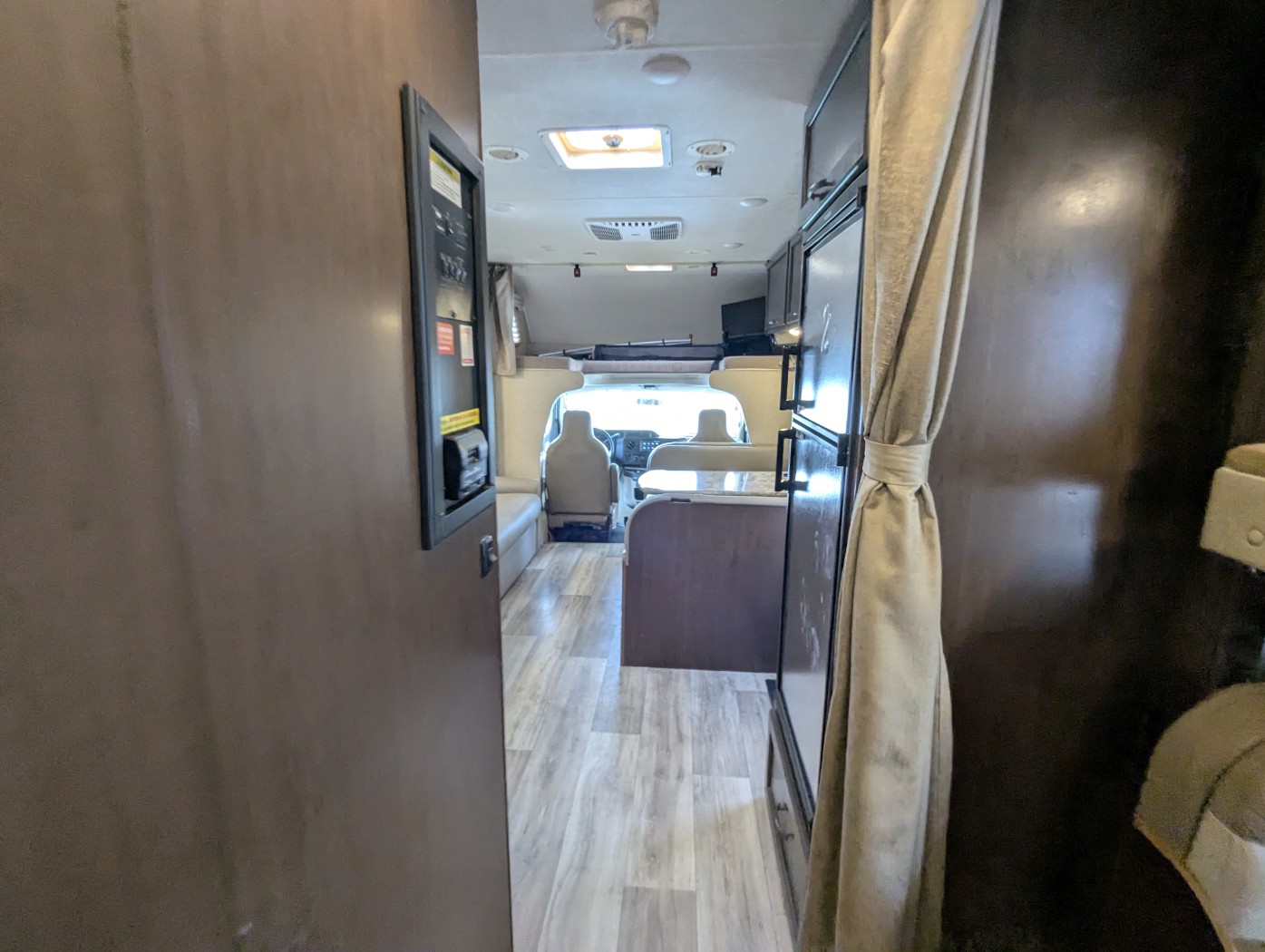 2020 Thor Motor Coach Four Winds 31E - Image 26
